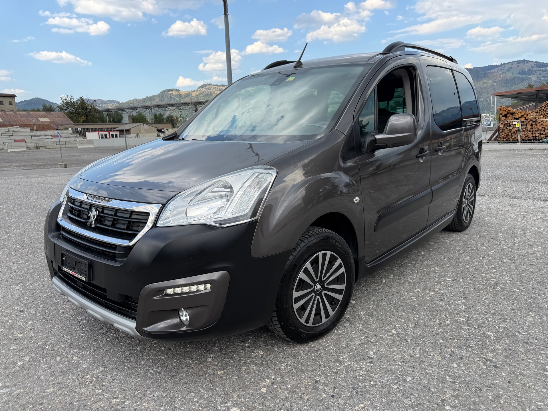 PEUGEOT Partner 1.6 BlueHDi Allure-image-1