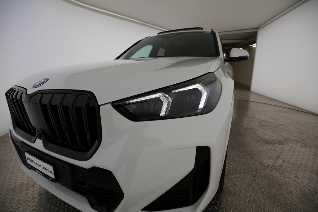 BMW X1 30e xDrive paddles-image-19