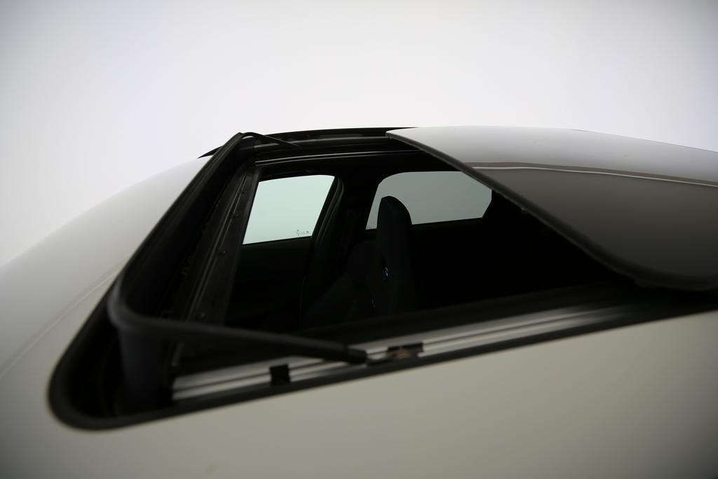 BMW X1 30e xDrive paddles-image-16