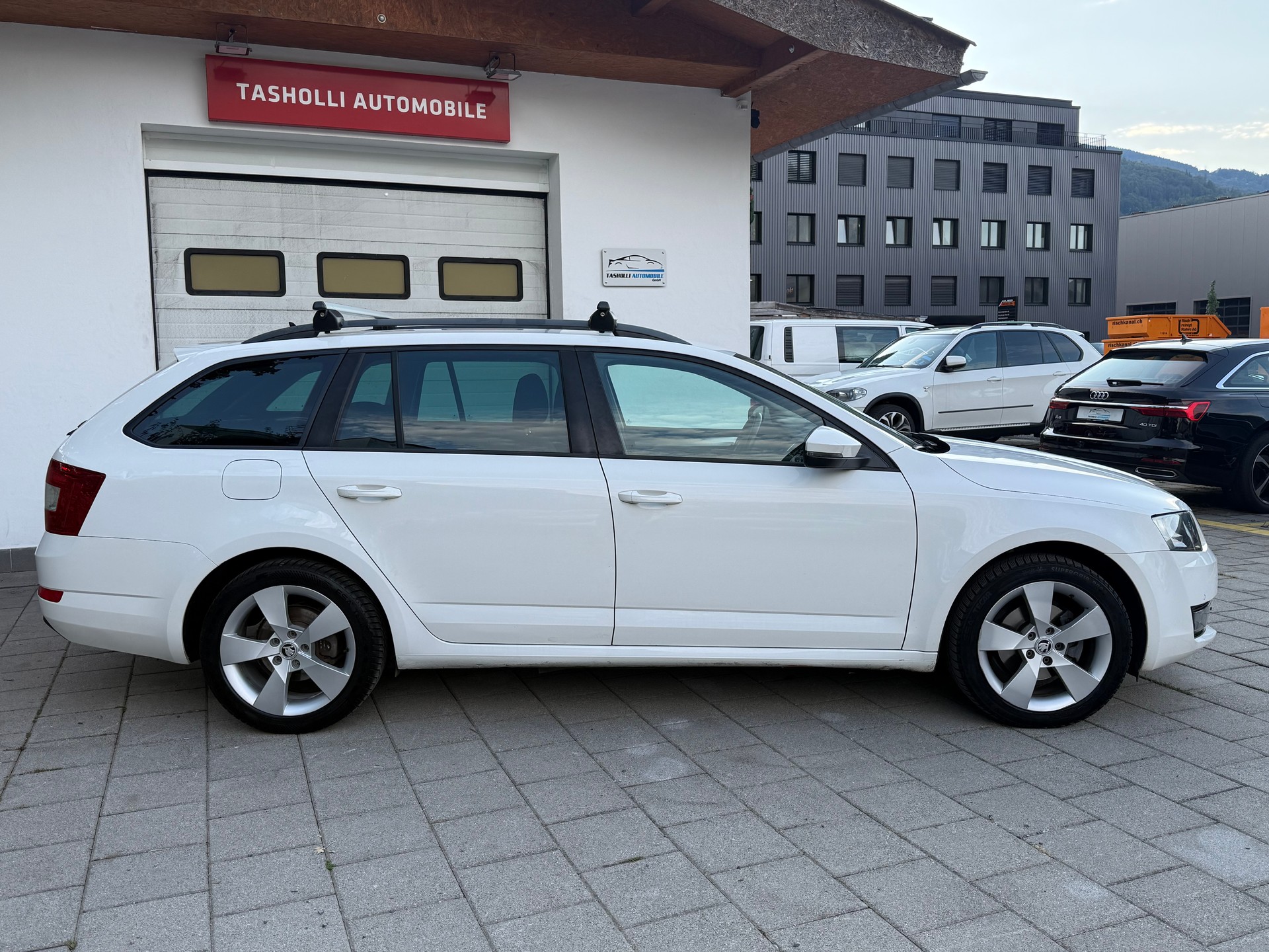 SKODA Octavia Combi 2.0 TDI Ambition 4x4-image-9