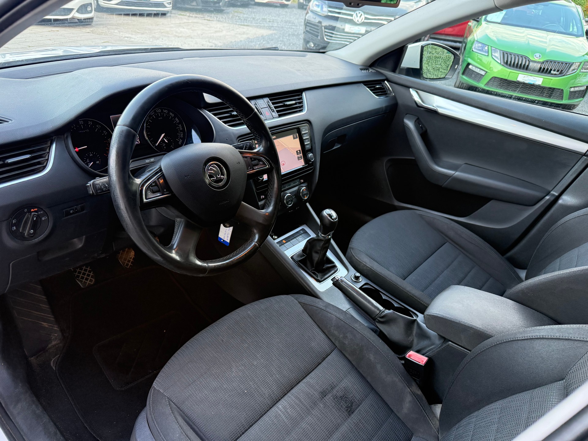 SKODA Octavia Combi 2.0 TDI Ambition 4x4-image-19
