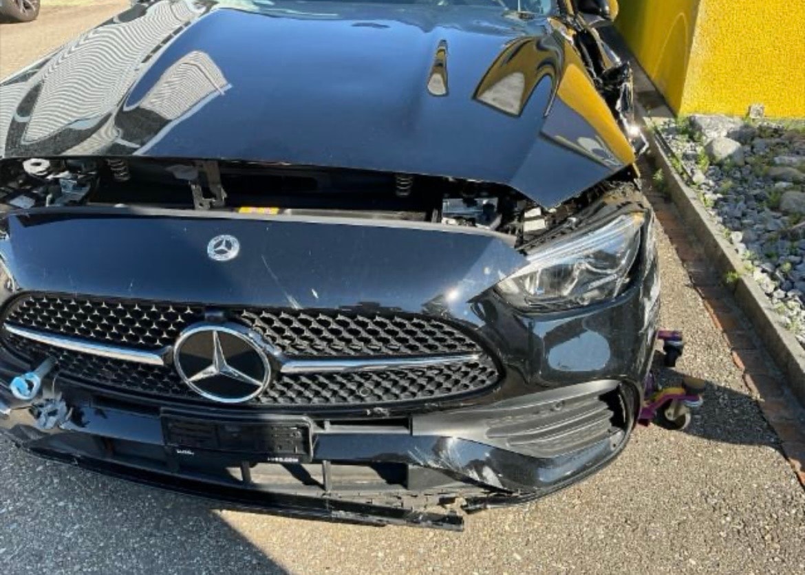 MERCEDES-BENZ C 180 T AMG Line-image-4