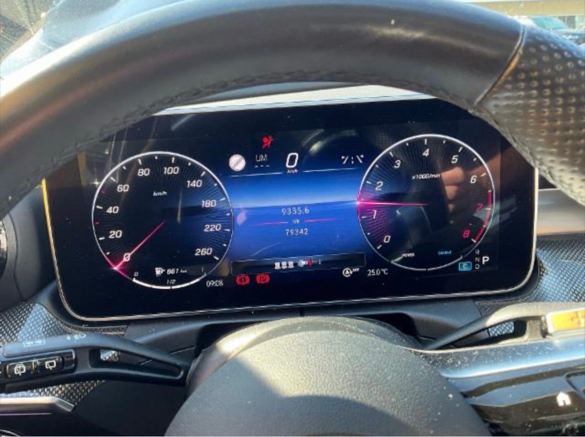 MERCEDES-BENZ C 180 T AMG Line-image-7