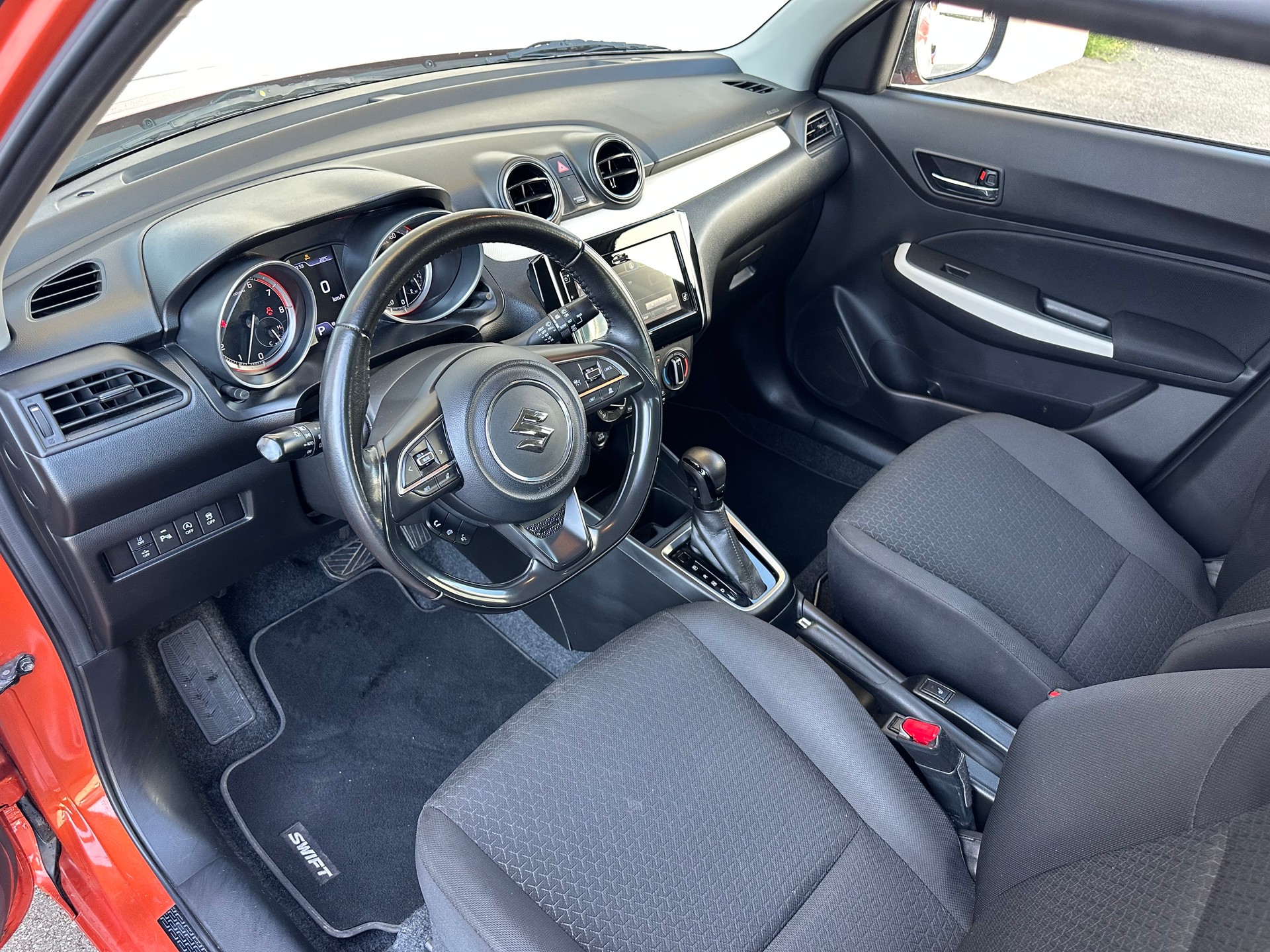 SUZUKI Swift 1.2 Compact Top Hybrid CVT-image-7