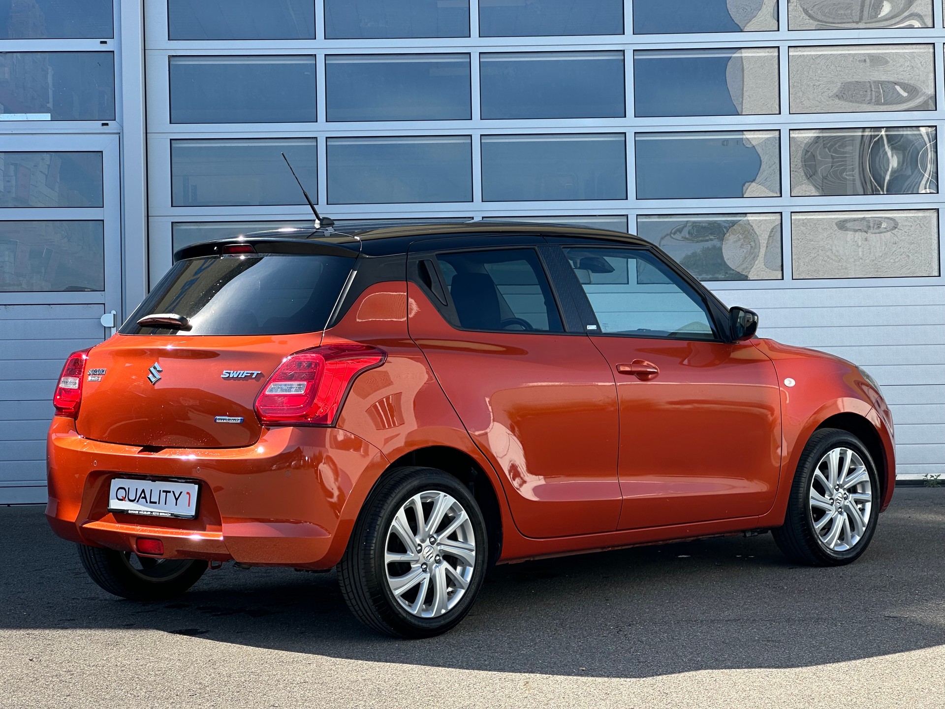 SUZUKI Swift 1.2 Compact Top Hybrid CVT-image-1