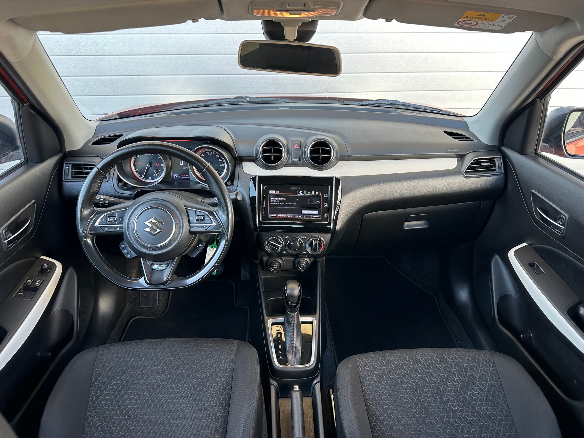 SUZUKI Swift 1.2 Compact Top Hybrid CVT-image-6