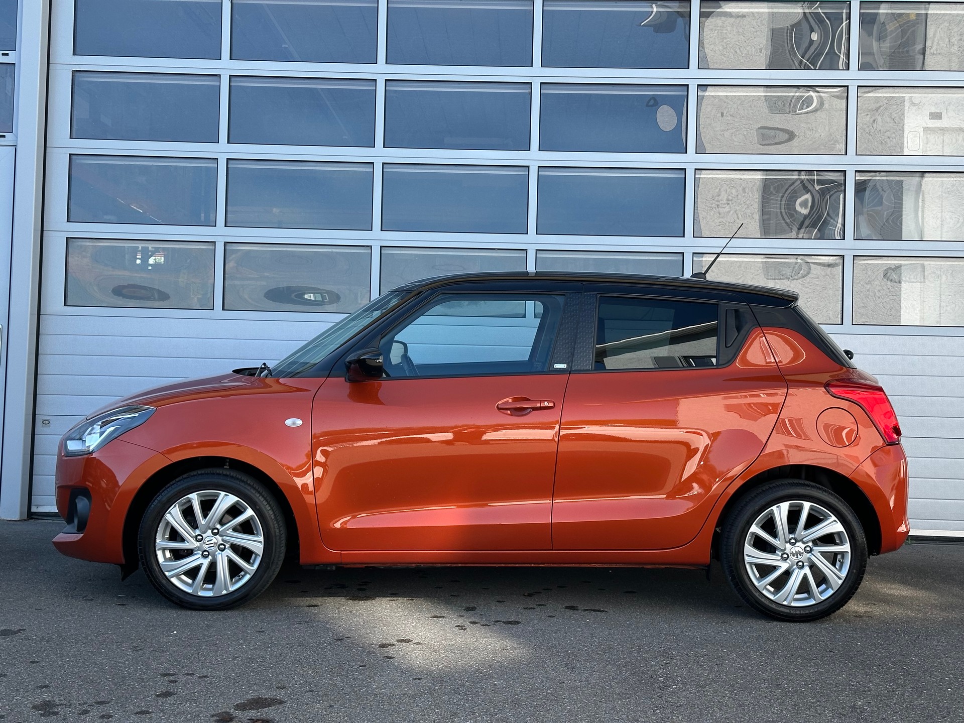 SUZUKI Swift 1.2 Compact Top Hybrid CVT-image-2