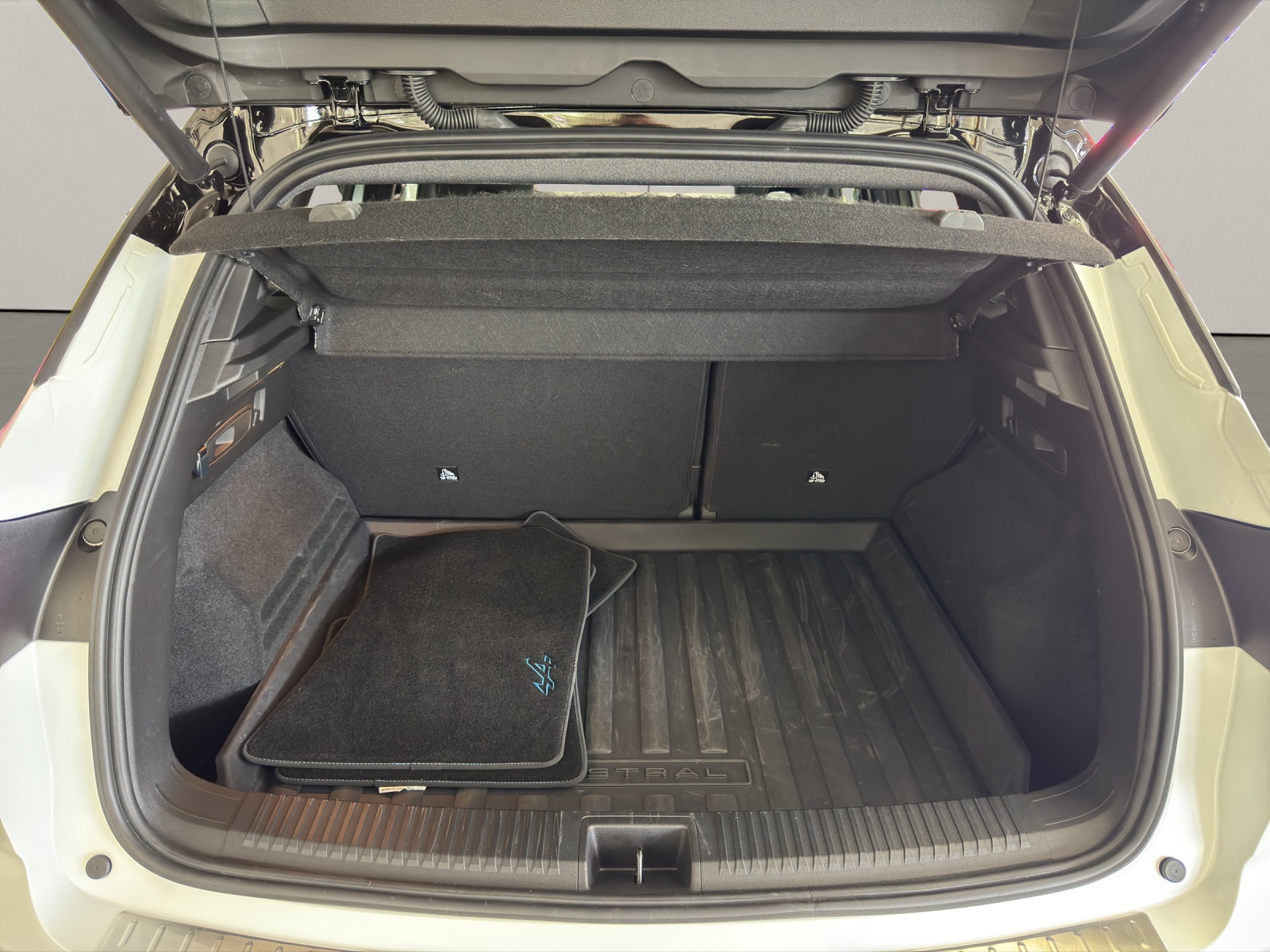 RENAULT Austral 1.2 E-Tech esprit Alpine Wenziker-Liegensch.-image-8