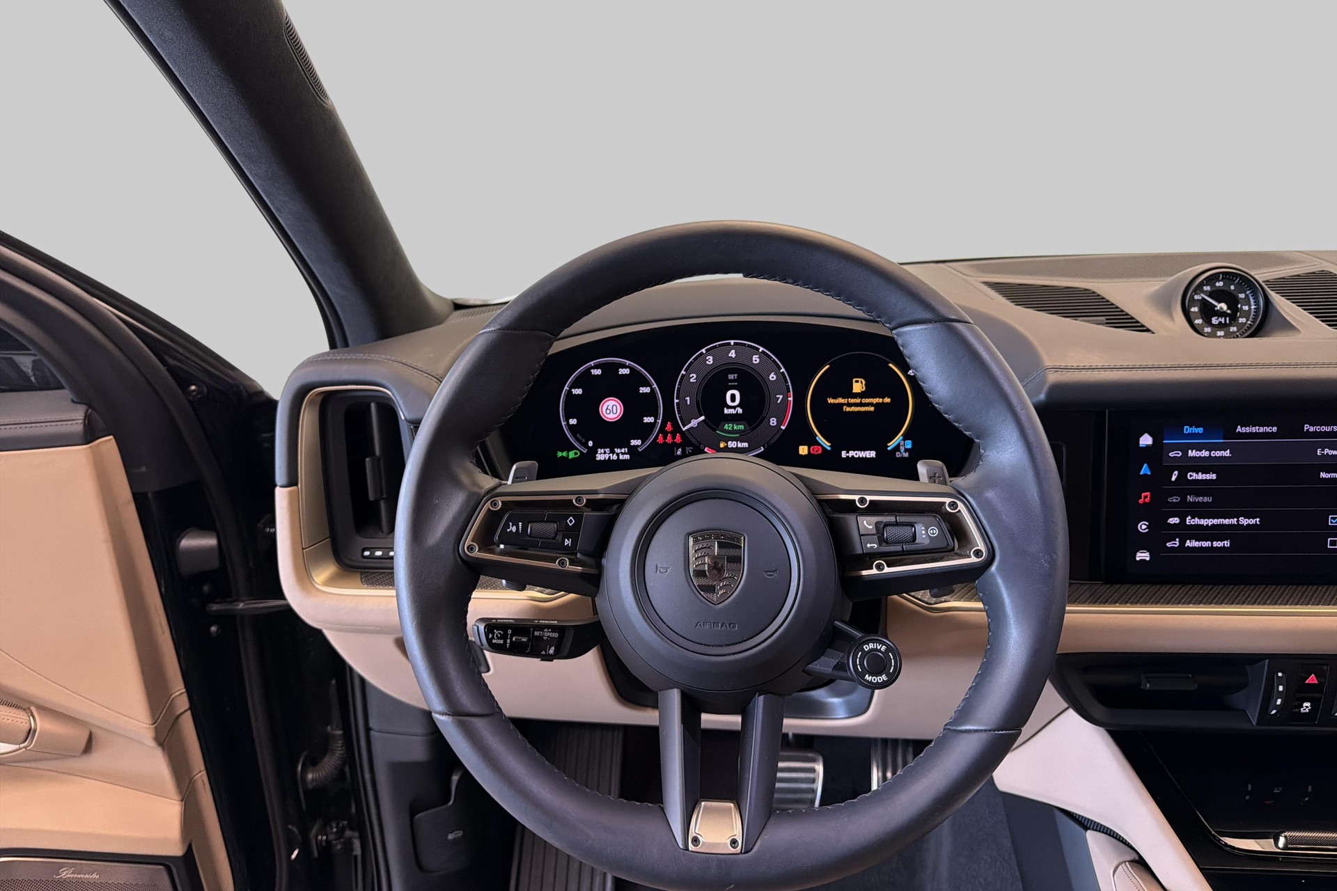 PORSCHE Cayenne Turbo E-Hybrid Tiptronic-image-9