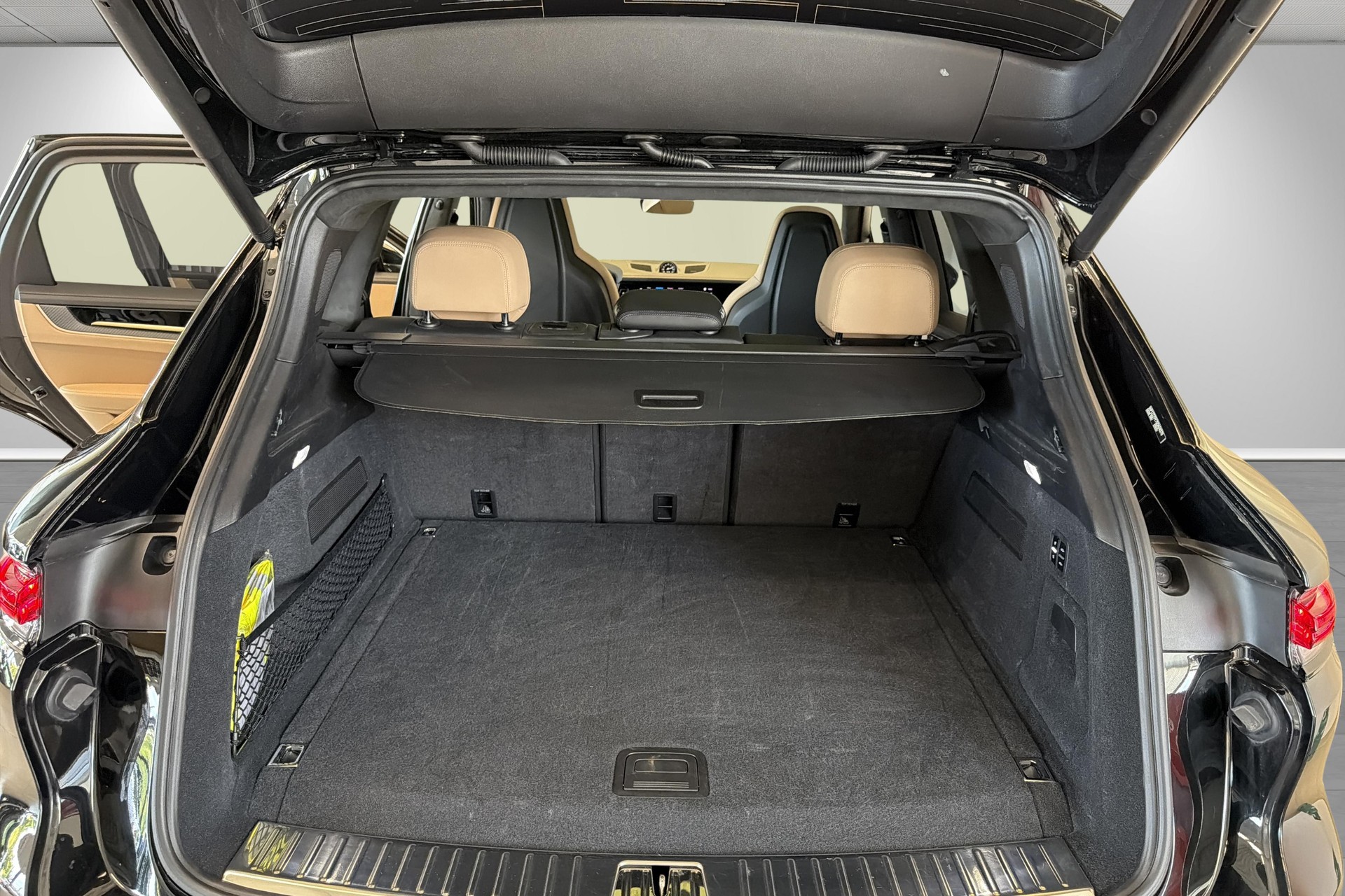 PORSCHE Cayenne Turbo E-Hybrid Tiptronic-image-17