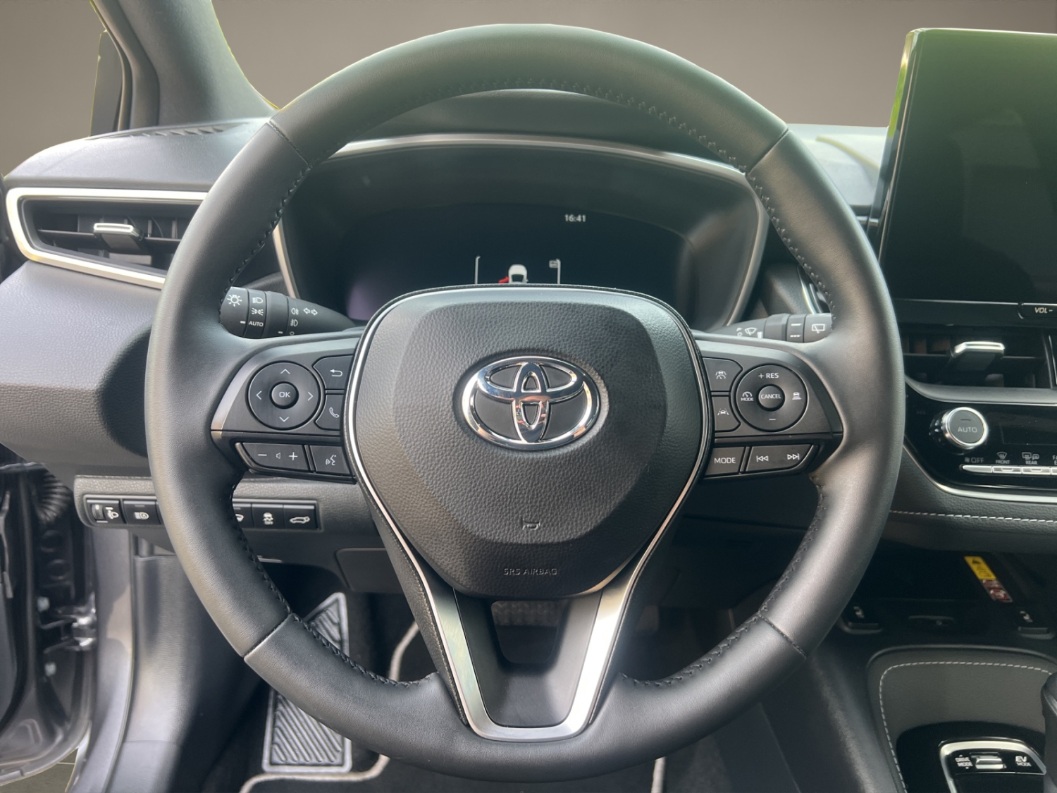 TOYOTA Corolla Touring Sports 2.0 HSD Trend-image-12