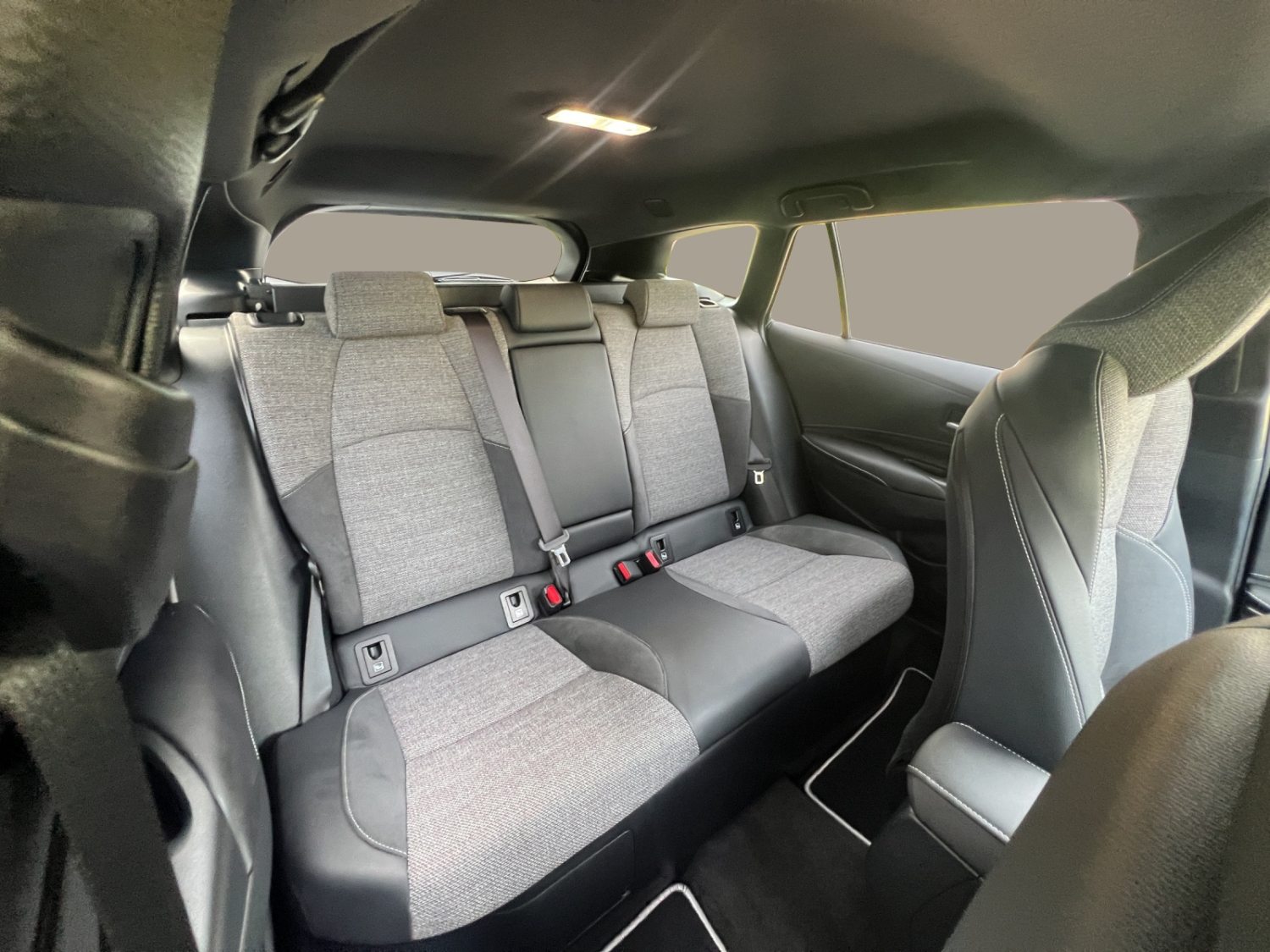 TOYOTA Corolla Touring Sports 2.0 HSD Trend-image-22
