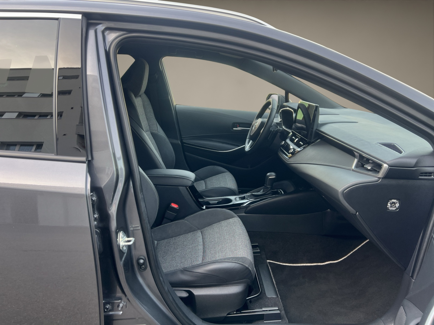 TOYOTA Corolla Touring Sports 2.0 HSD Trend-image-9