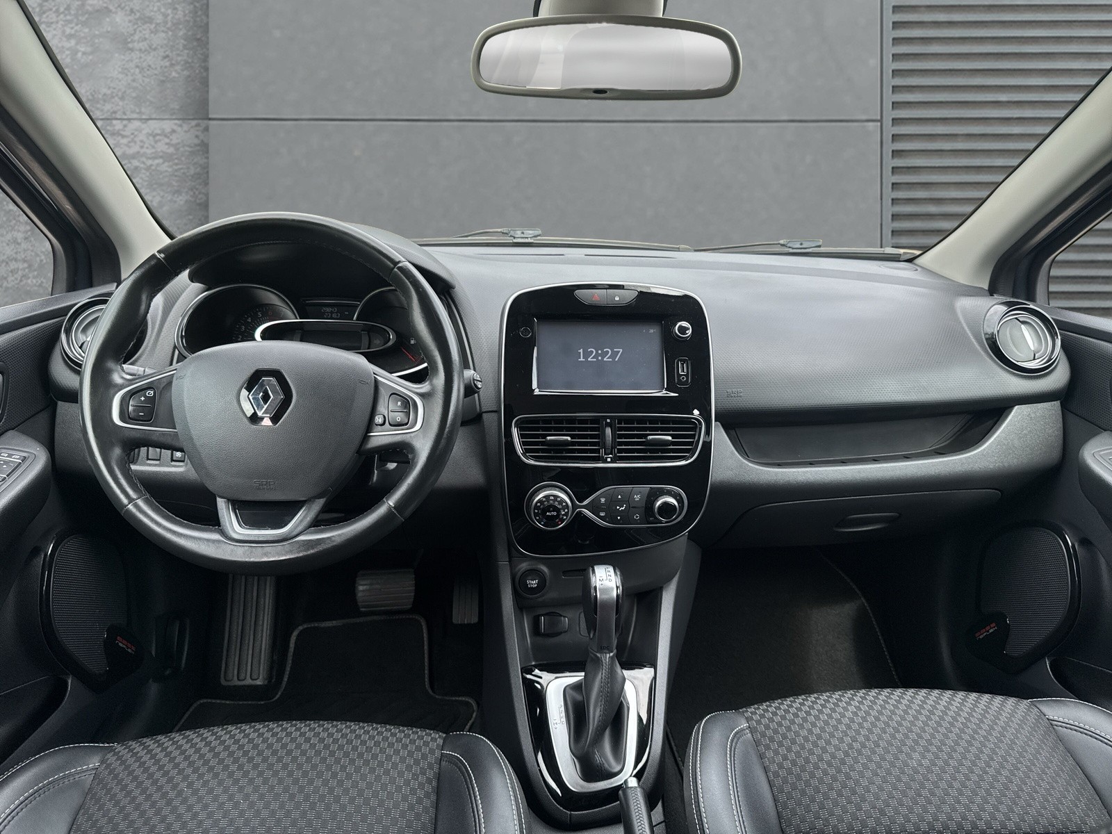 RENAULT Clio 1.2 16V T Intens EDC-image-11