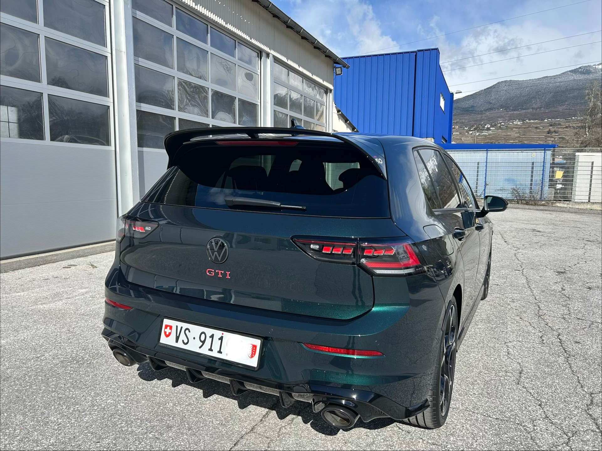 VW 2.0 TSI GTI Edition 50 DSG-image-2