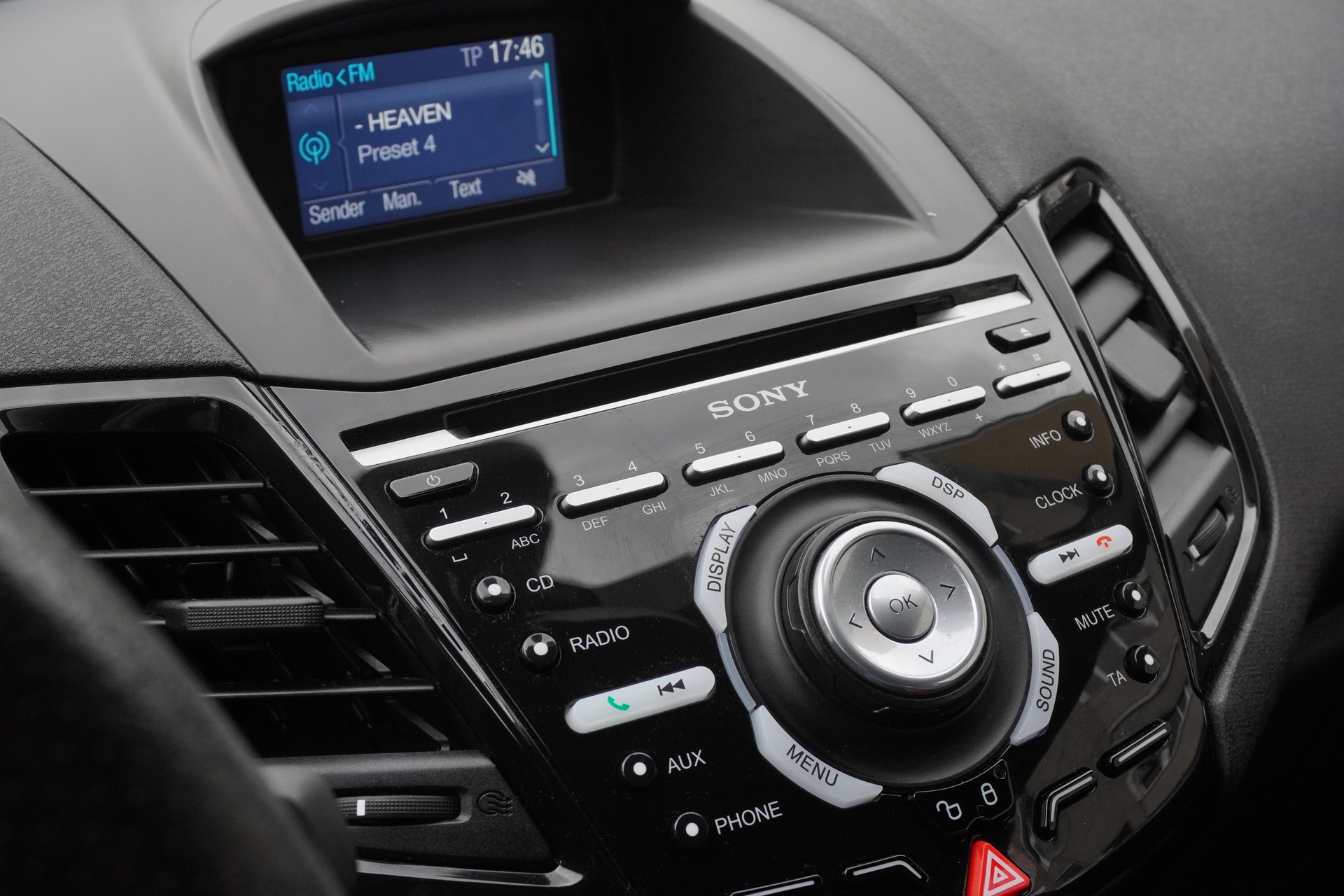FORD Fiesta 1.6 SCTi ST-1-image-10