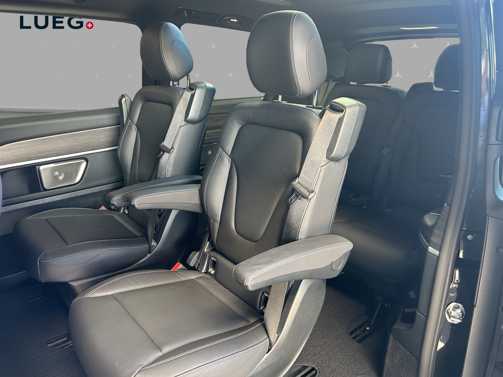 MERCEDES-BENZ V 300 d lang Avantgarde 4Matic 9G-Tronic-image-13
