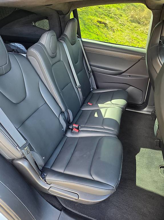 TESLA MODEL X-image-1