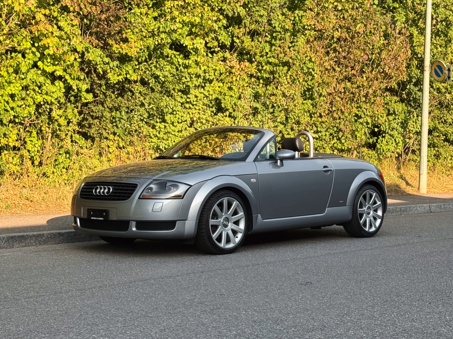 AUDI TT Roadster 1.8 T-showroom-element-1