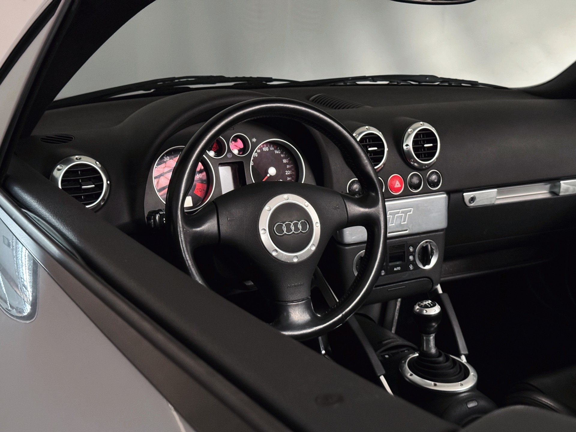 AUDI TT Roadster 1.8 T-image-11