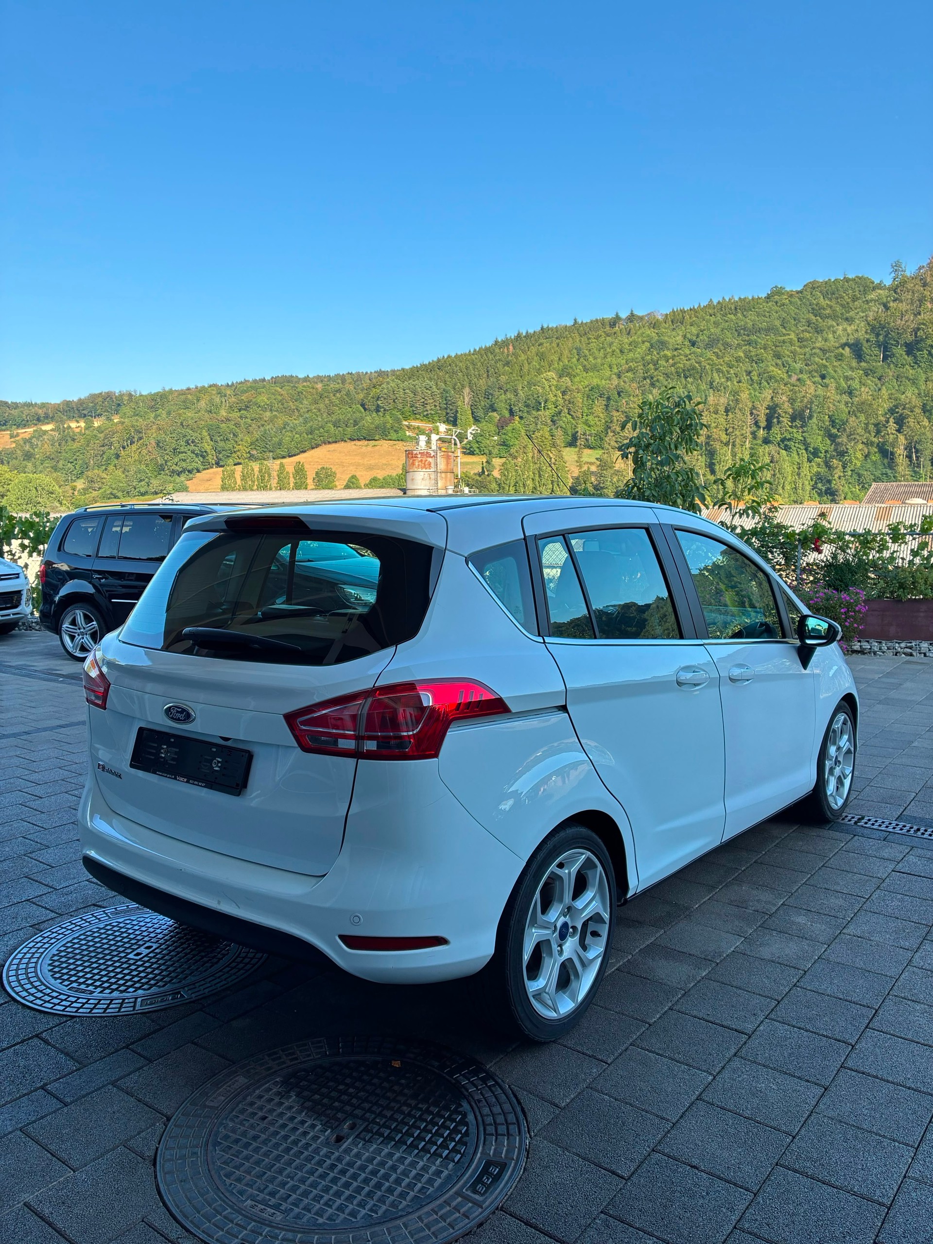 FORD 1.6i Ti-VCT Titanium X FPS-image-1
