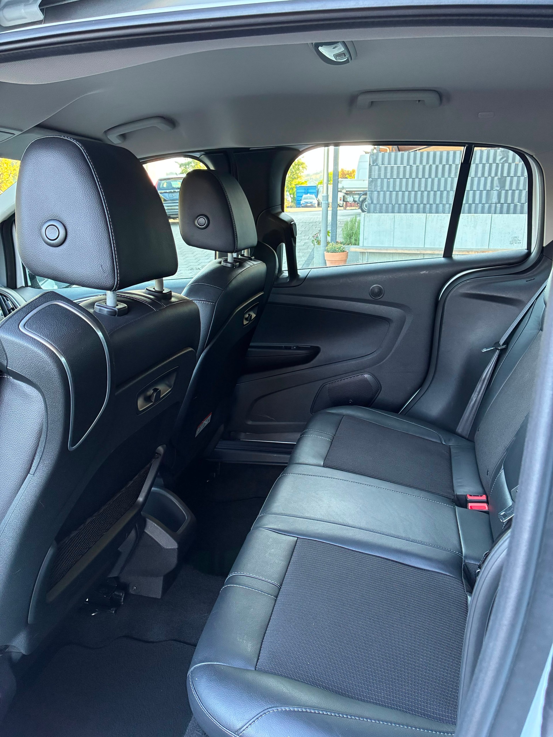 FORD 1.6i Ti-VCT Titanium X FPS-image-4