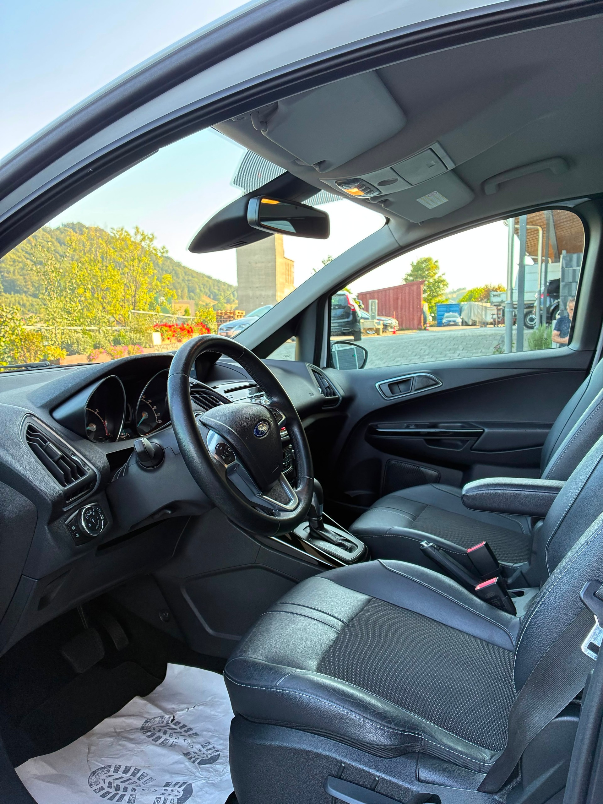 FORD 1.6i Ti-VCT Titanium X FPS-image-3