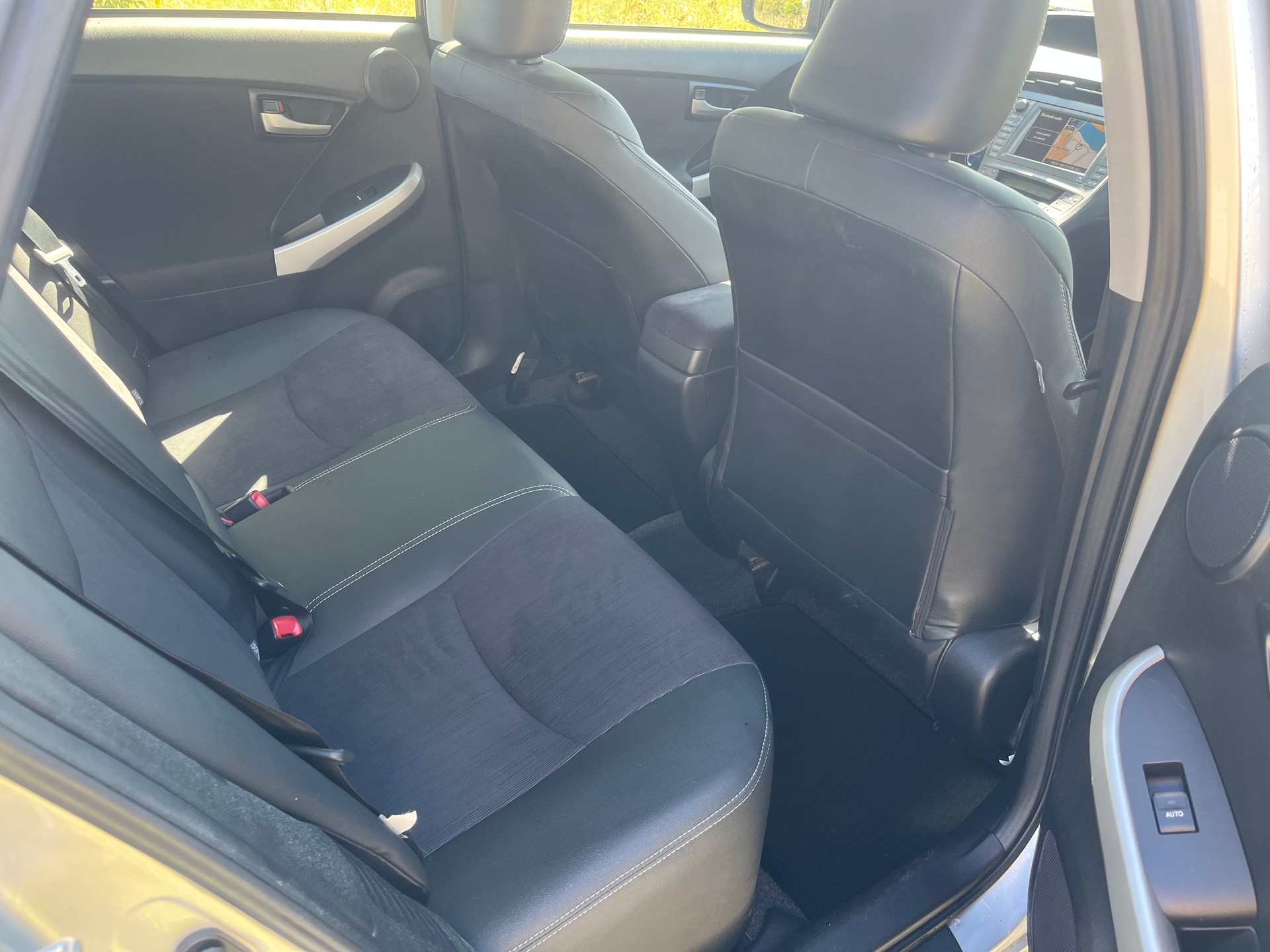 TOYOTA Prius 1.8 16V HSD Sol Premium-image-10
