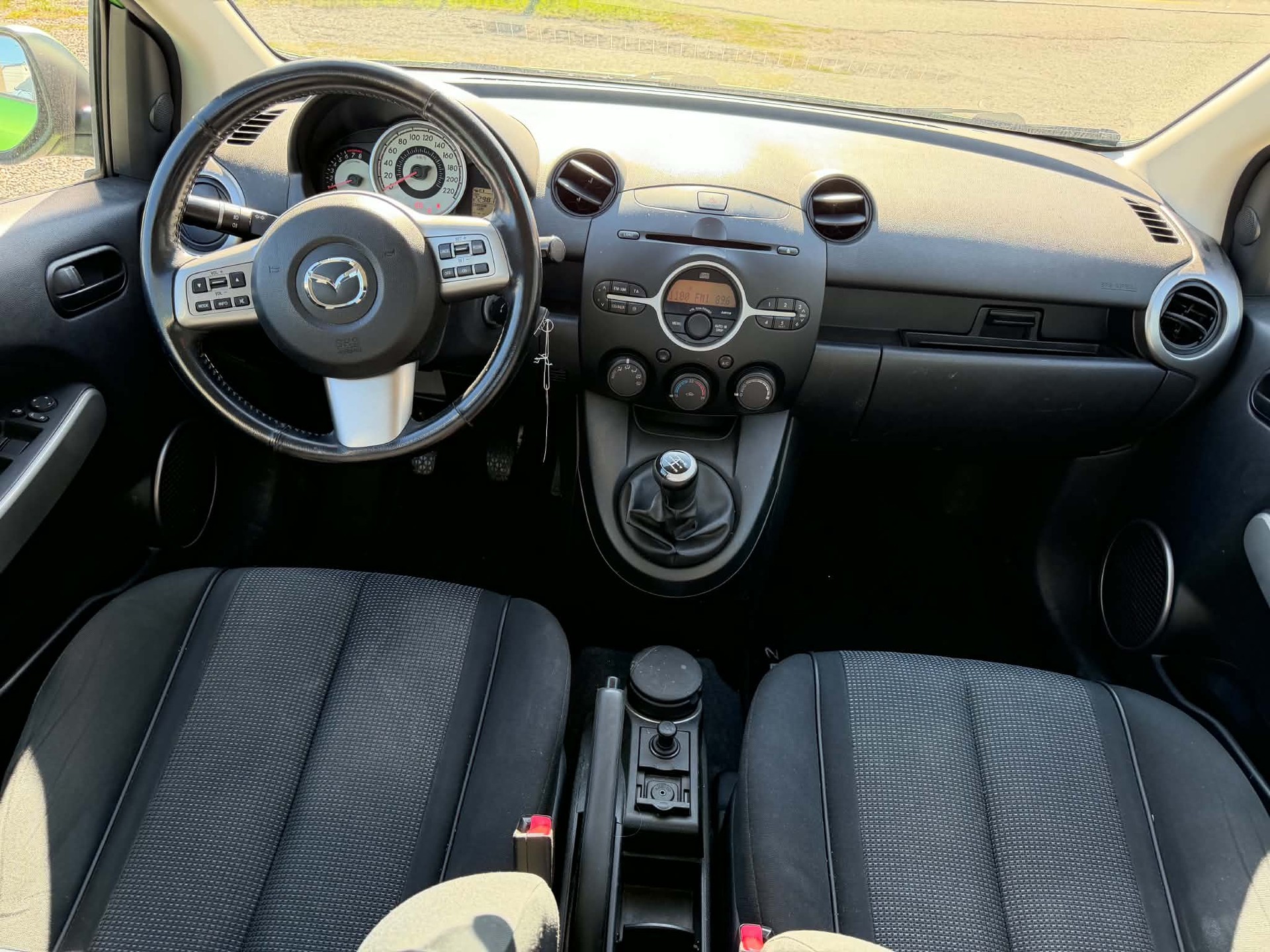 MAZDA 2 1.5i 16V Sport-image-2