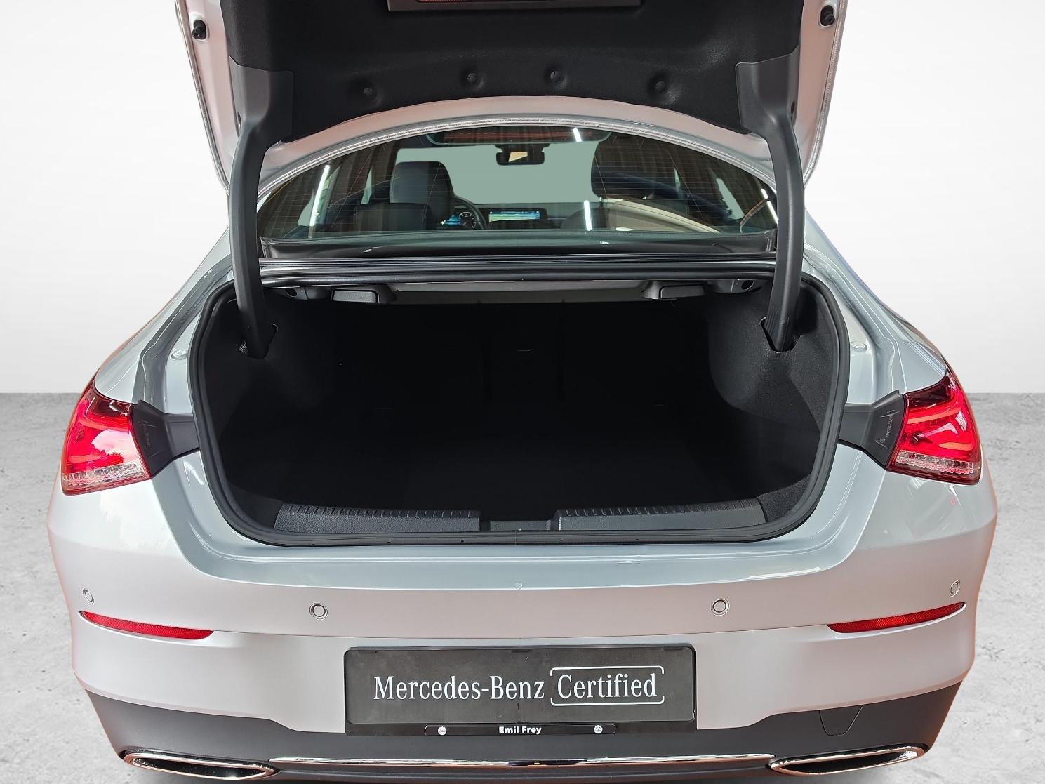 MERCEDES-BENZ CLA 200 Coupé Progressive Line-image-12