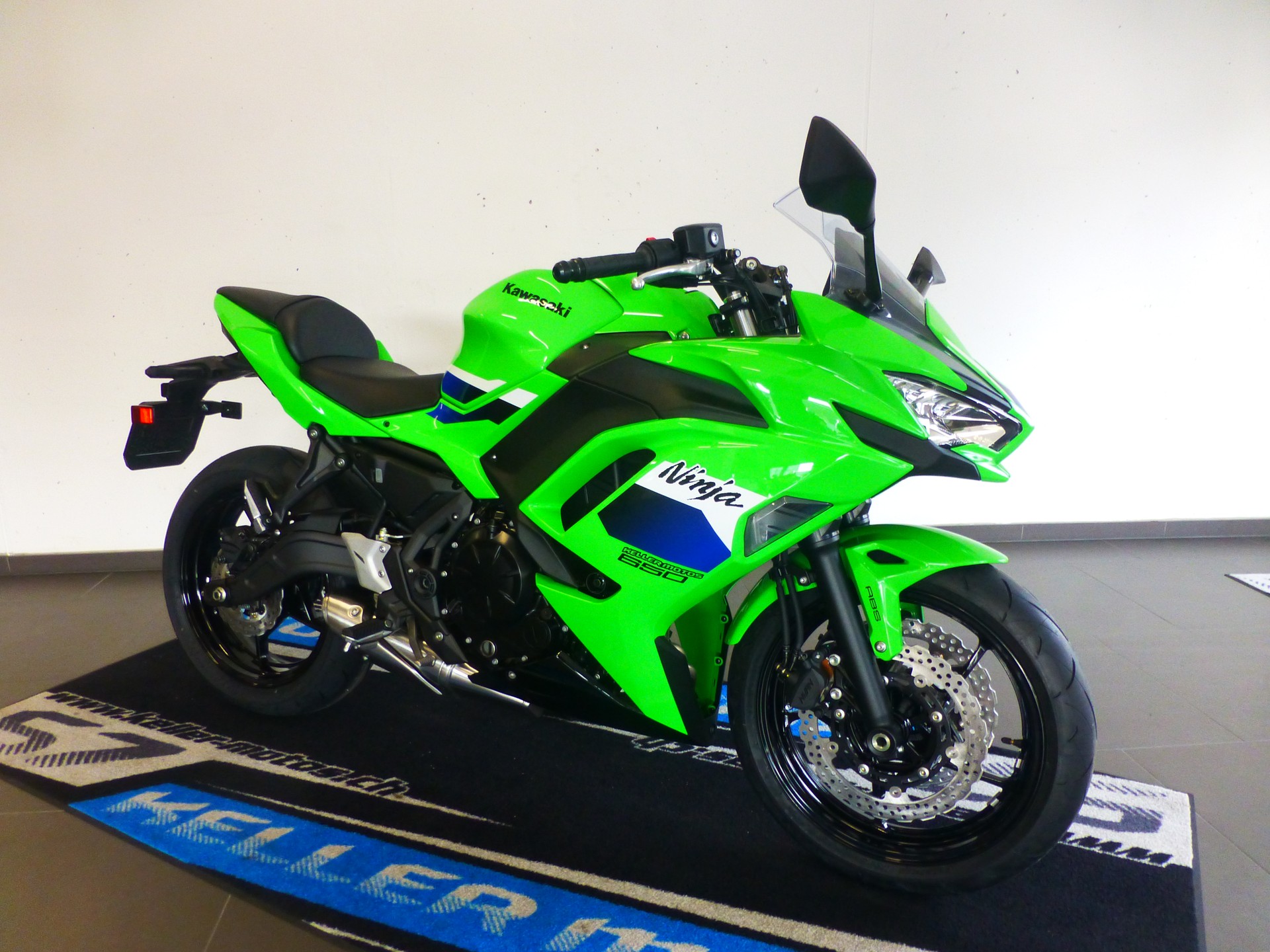 KAWASAKI Ninja 650 (35kW)-showroom-element-2