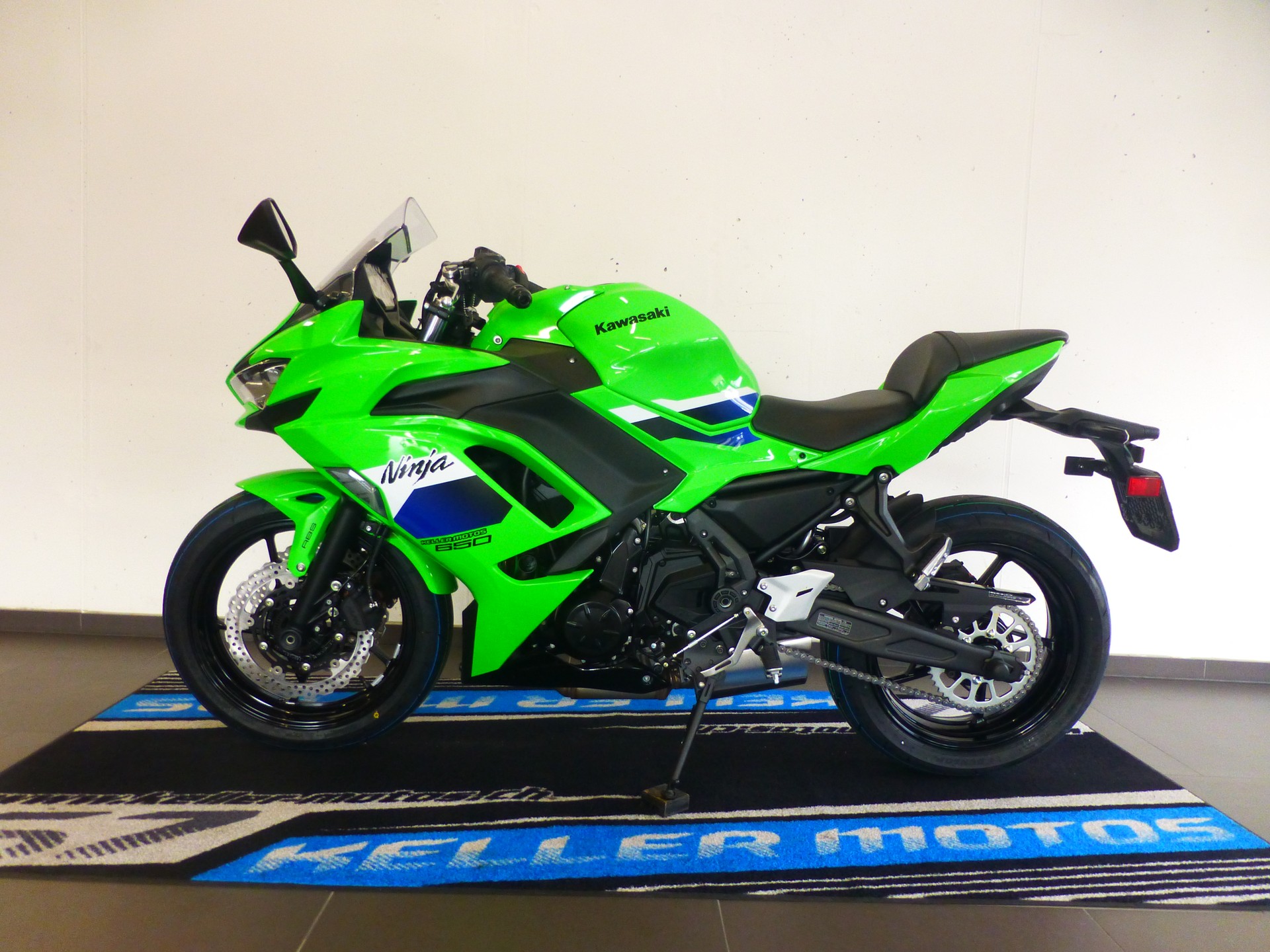 KAWASAKI Ninja 650 (35kW)-showroom-element-1