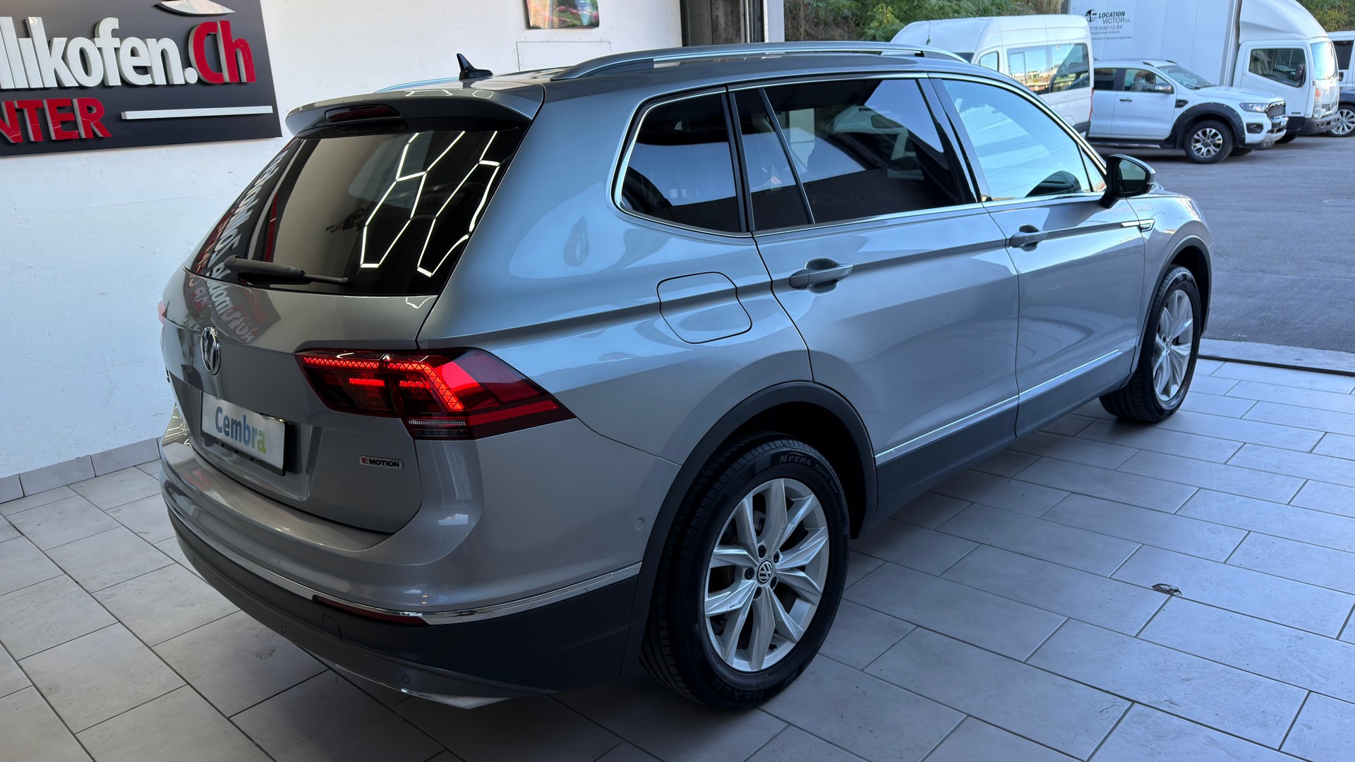VW Tiguan Allspace 2.0TSI Life 4Motion DSG-image-8