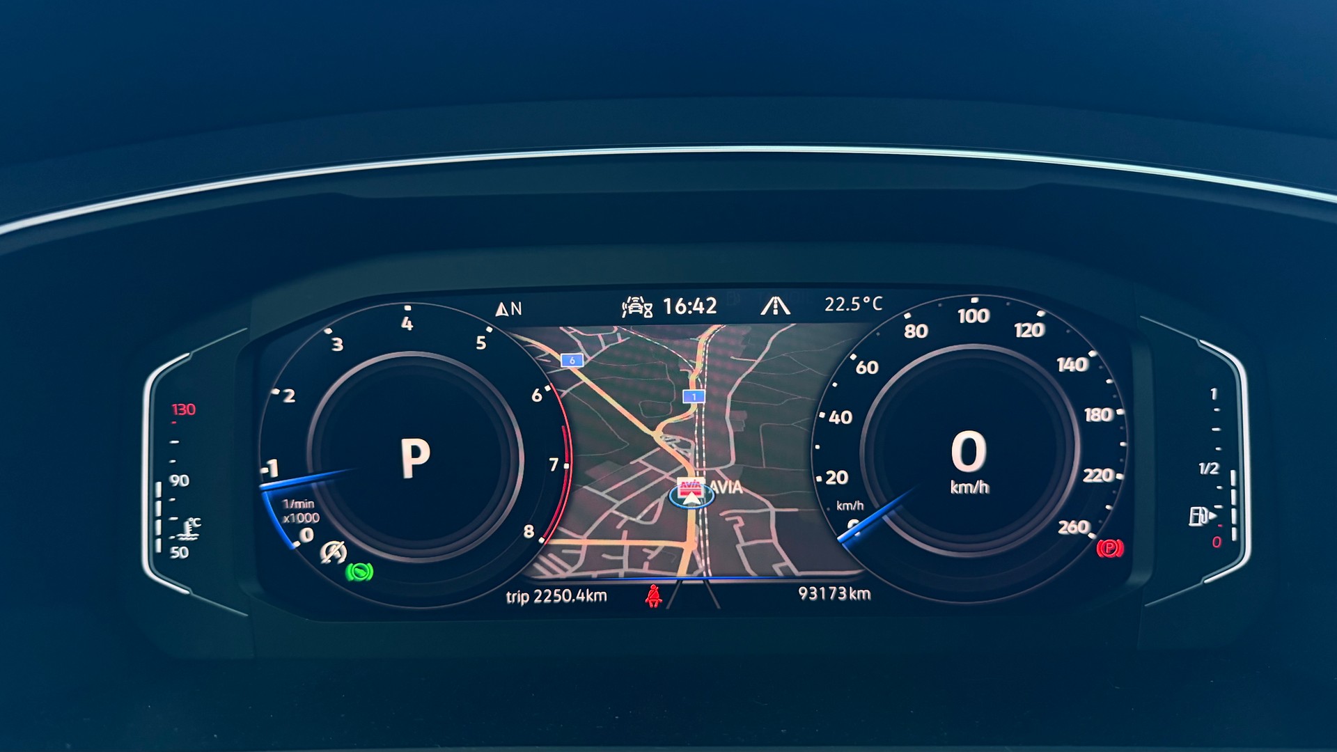 VW Tiguan Allspace 2.0TSI Life 4Motion DSG-image-3