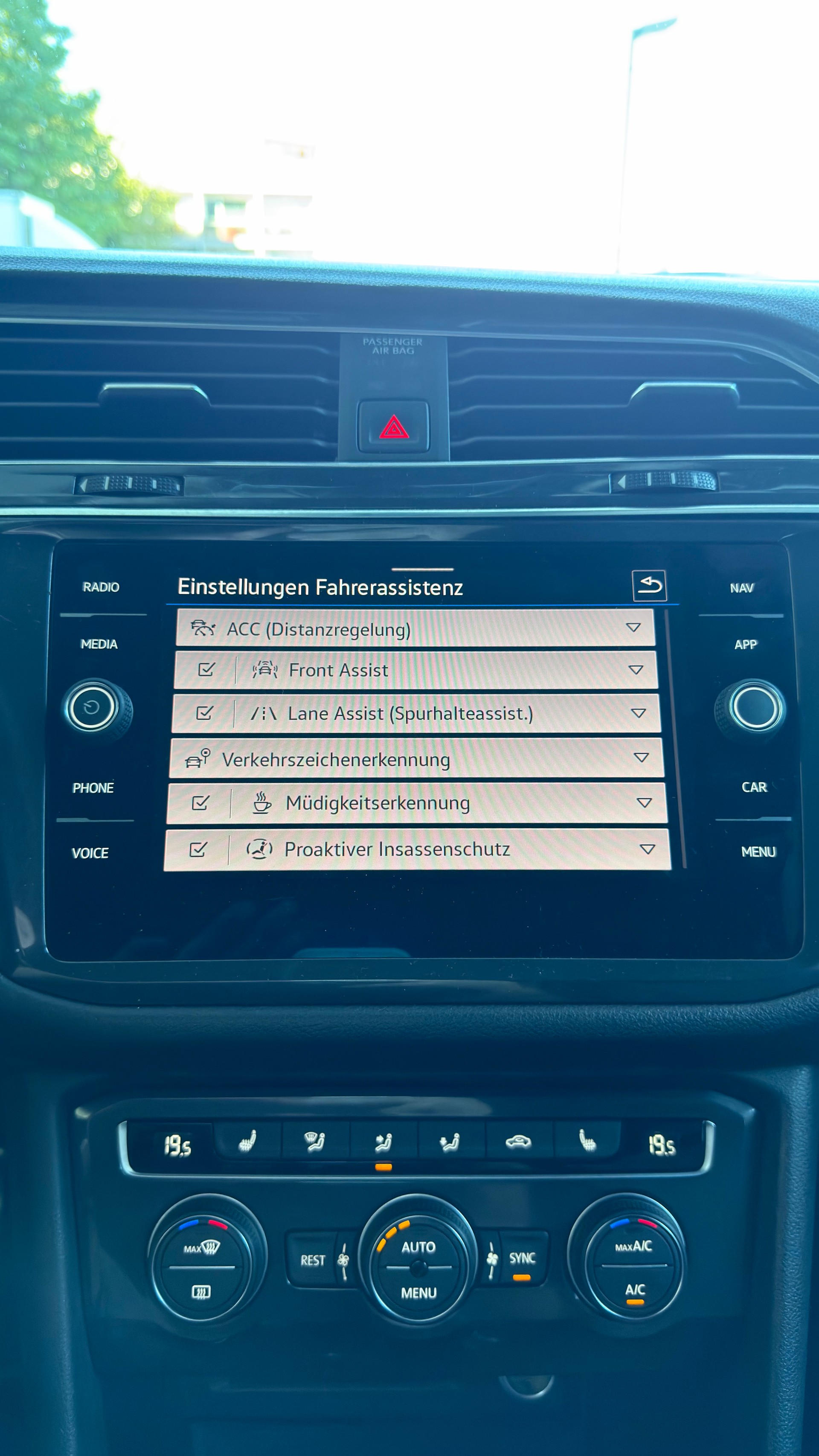 VW Tiguan Allspace 2.0TSI Life 4Motion DSG-image-6