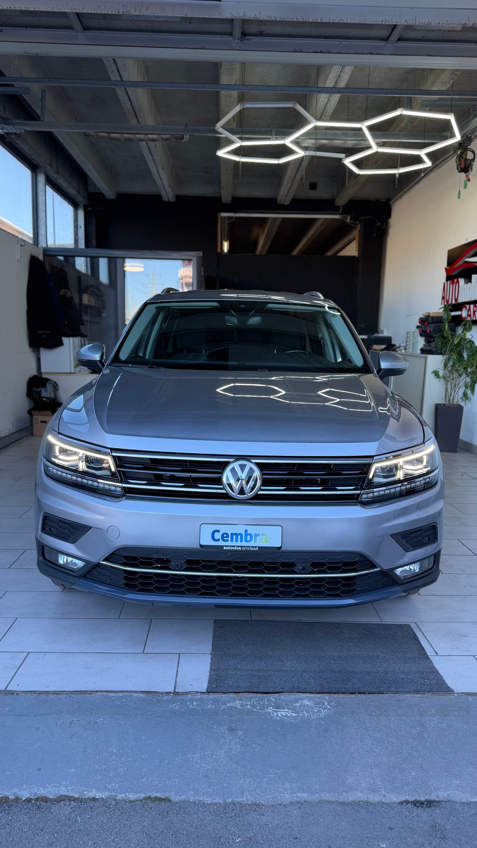 VW Tiguan Allspace 2.0TSI Life 4Motion DSG-image-2
