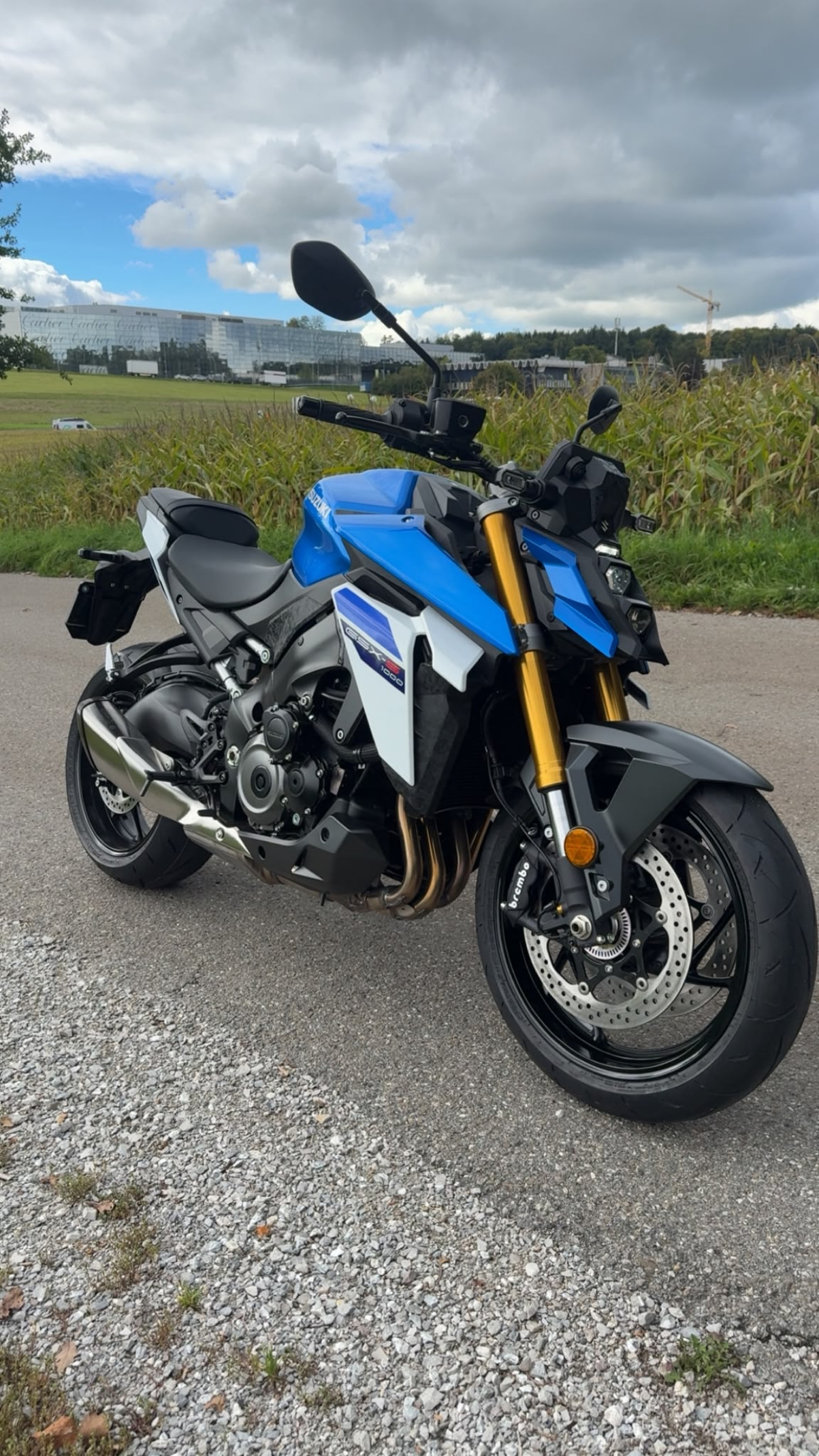 SUZUKI GSX-S 1000-showroom-element-2