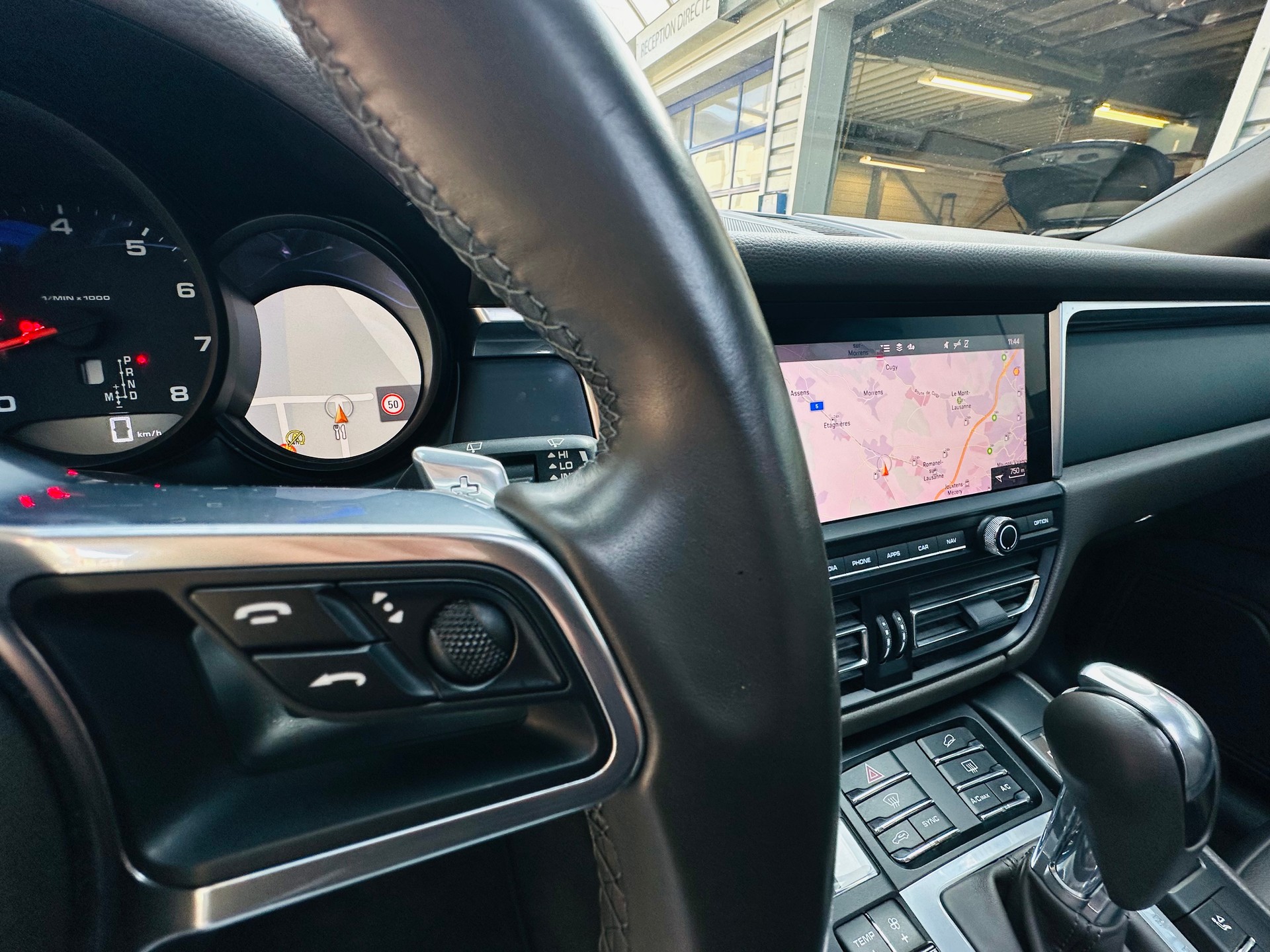 PORSCHE Macan PDK-image-11