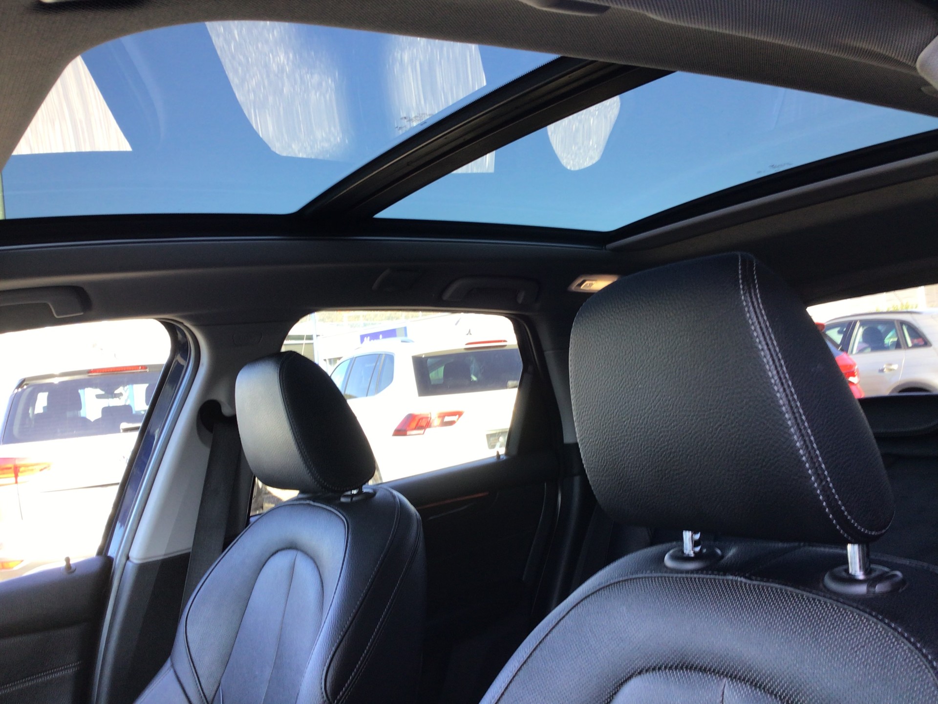 BMW 218d xDrive Active Tourer Steptronic-image-11