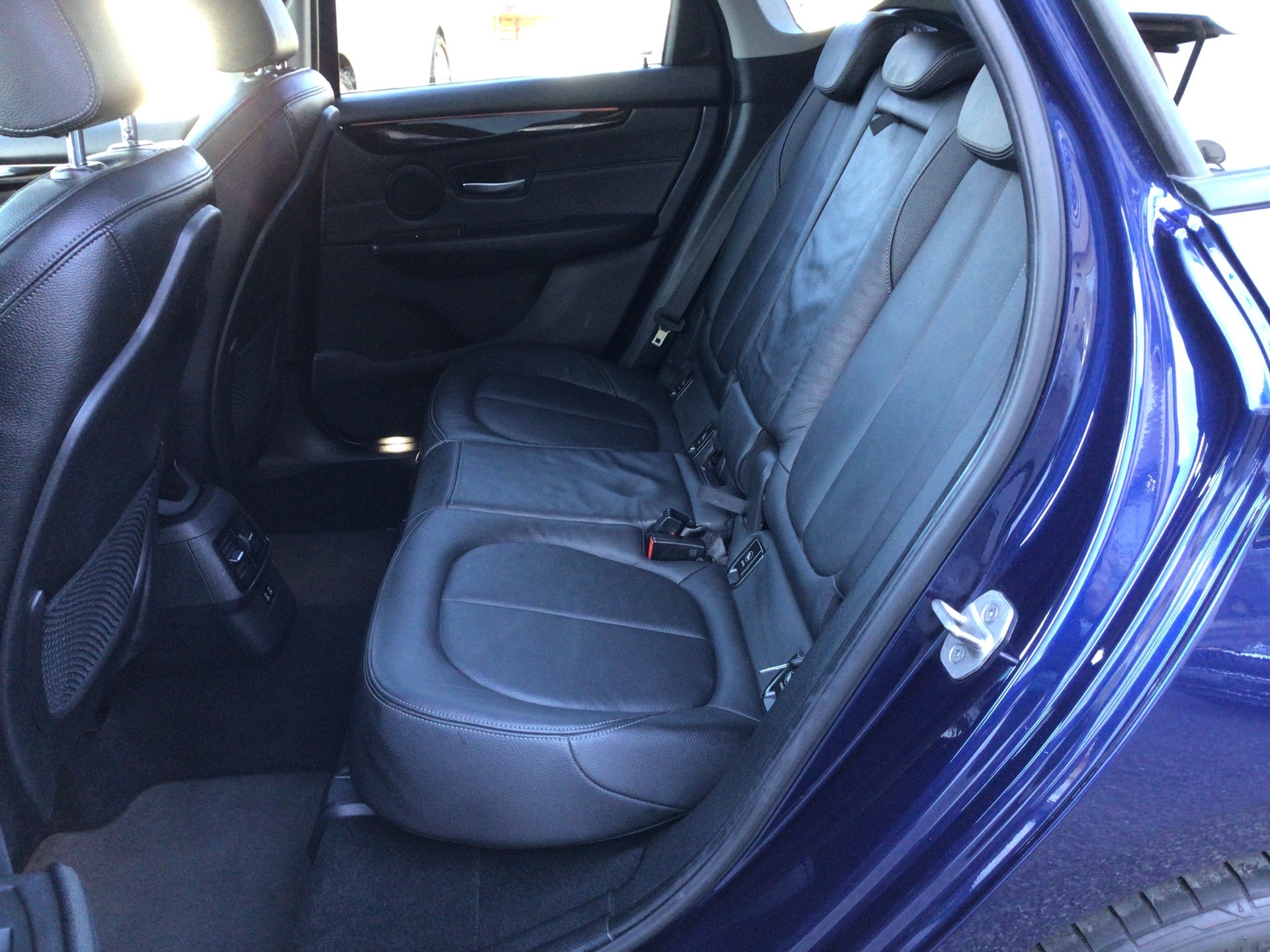 BMW 218d xDrive Active Tourer Steptronic-image-6