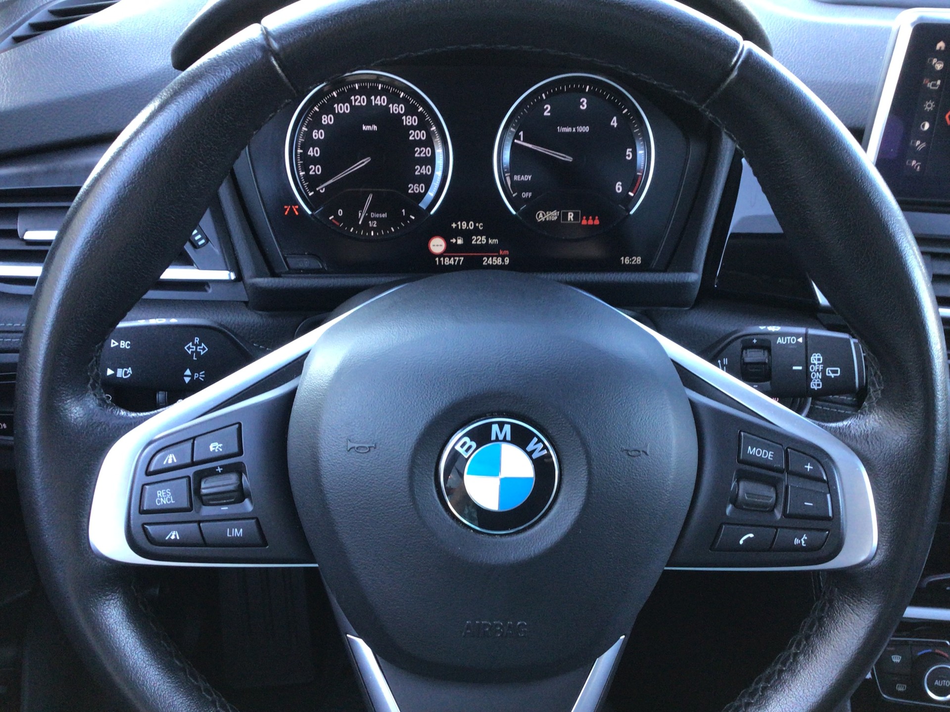 BMW 218d xDrive Active Tourer Steptronic-image-9