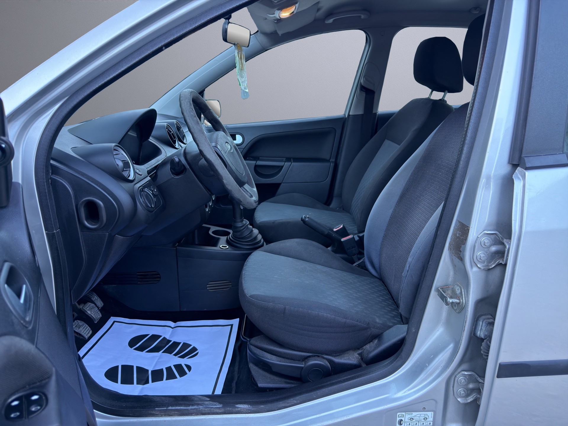 FORD Fiesta 1.4 16V Trend-image-9