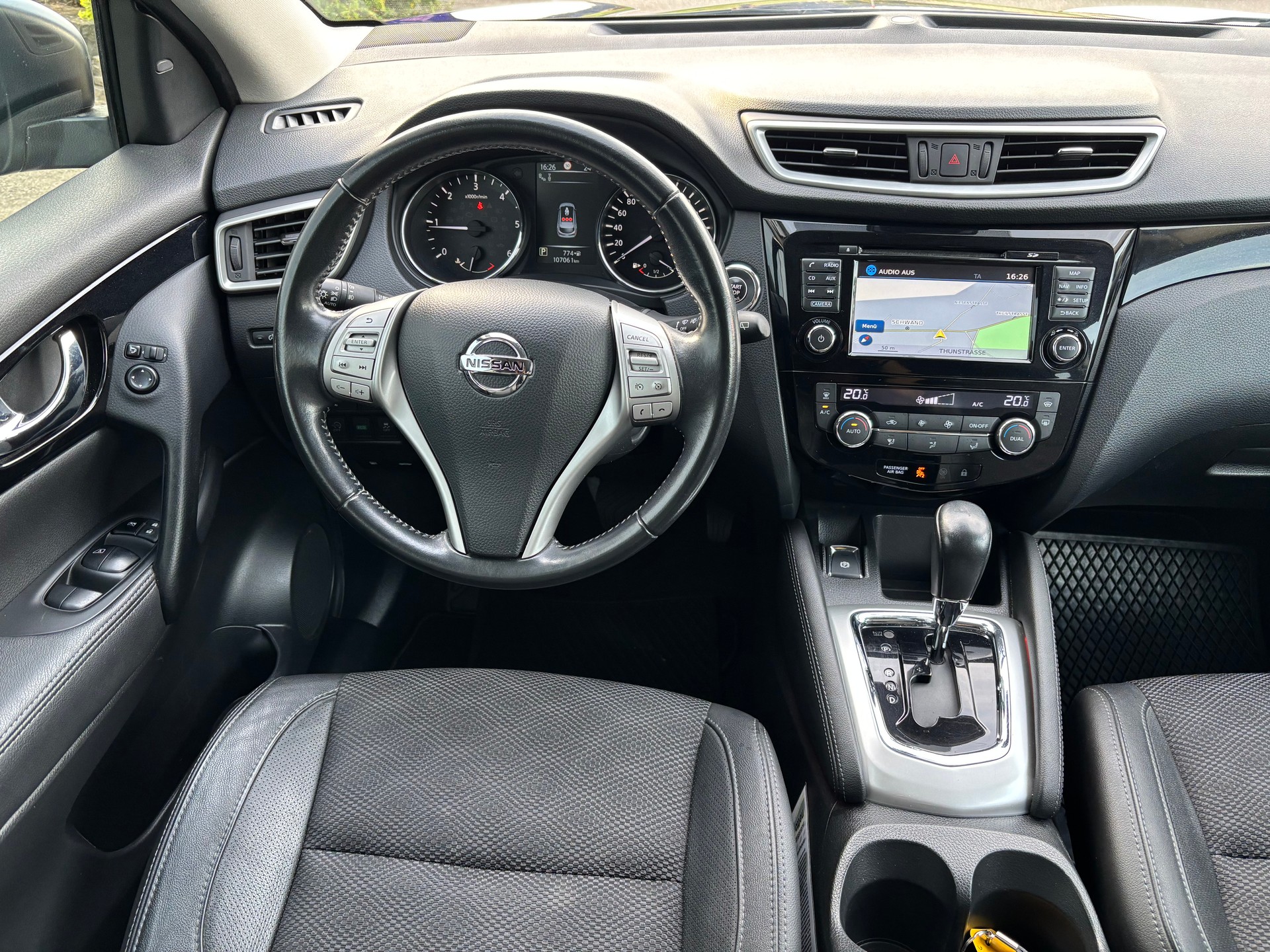 NISSAN Qashqai 1.6 dCi tekna-image-9
