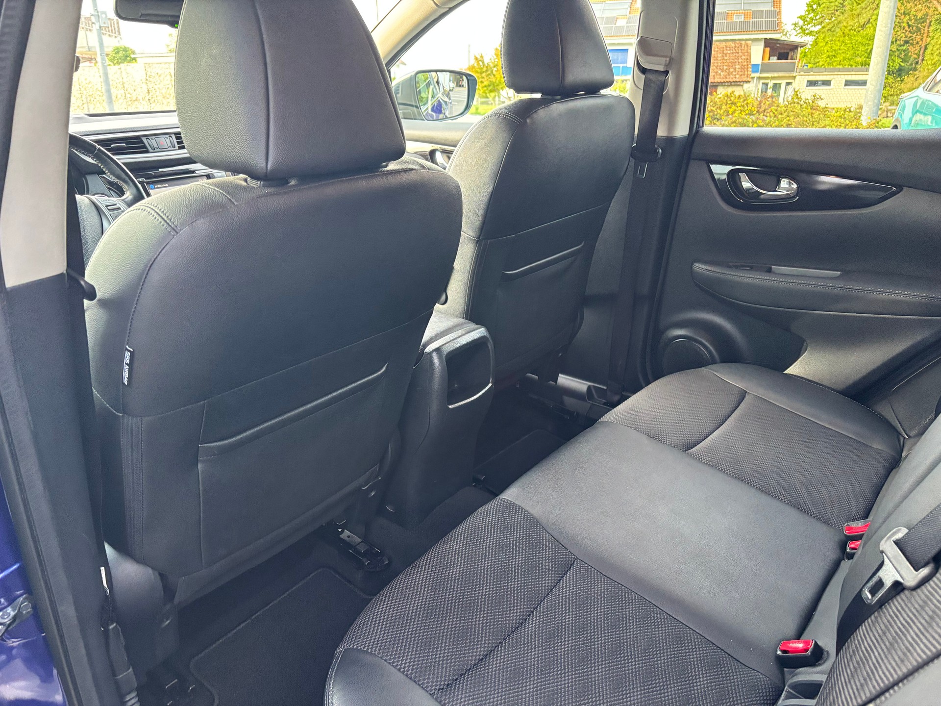 NISSAN Qashqai 1.6 dCi tekna-image-8