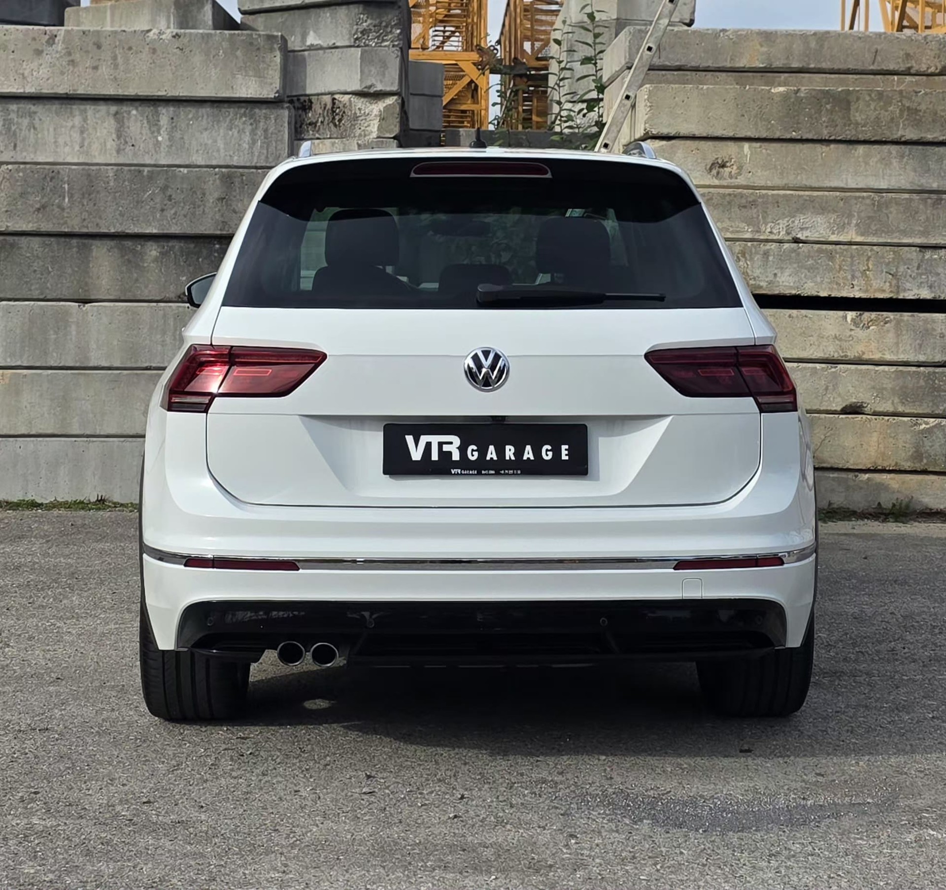 VW Tiguan 2.0TSI Highline 4Motion DSG R-line-image-5