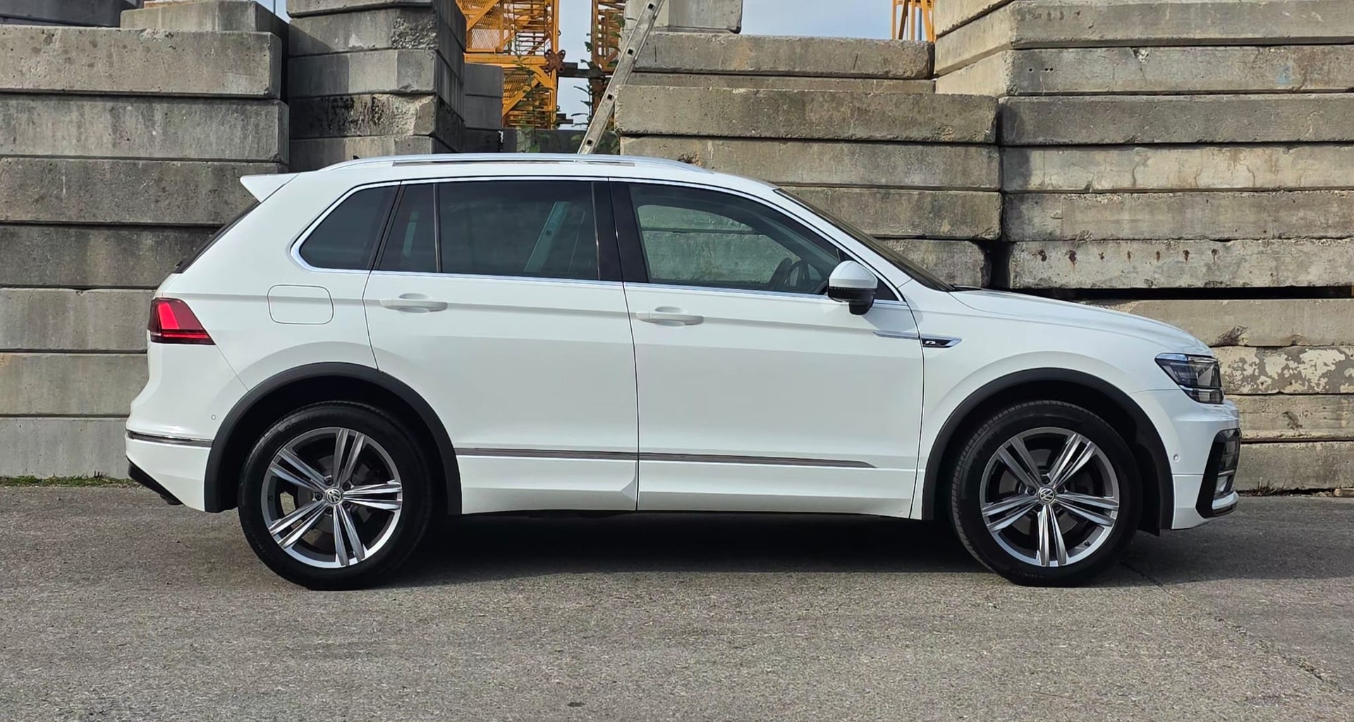 VW Tiguan 2.0TSI Highline 4Motion DSG R-line-image-4