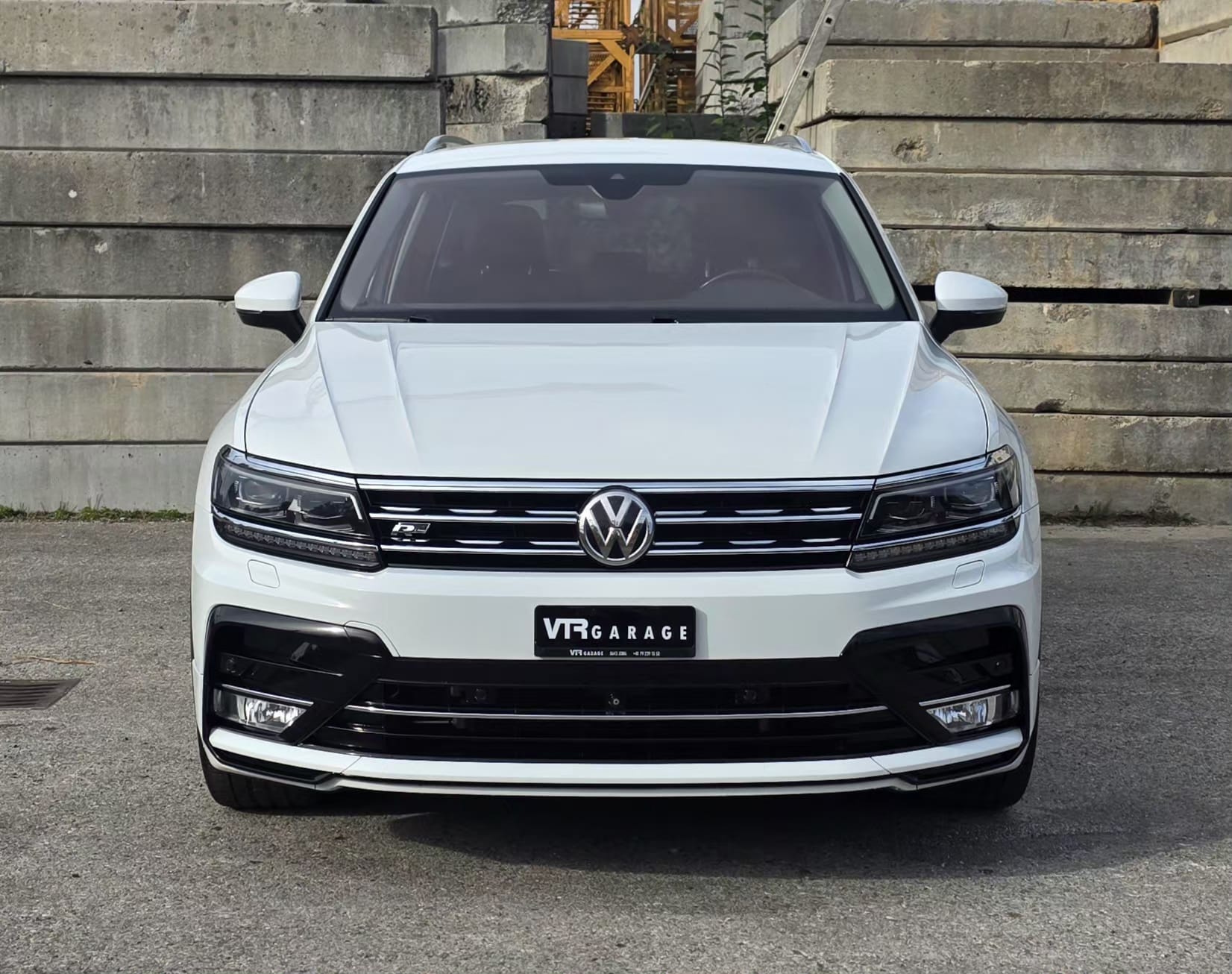 VW Tiguan 2.0TSI Highline 4Motion DSG R-line-image-2