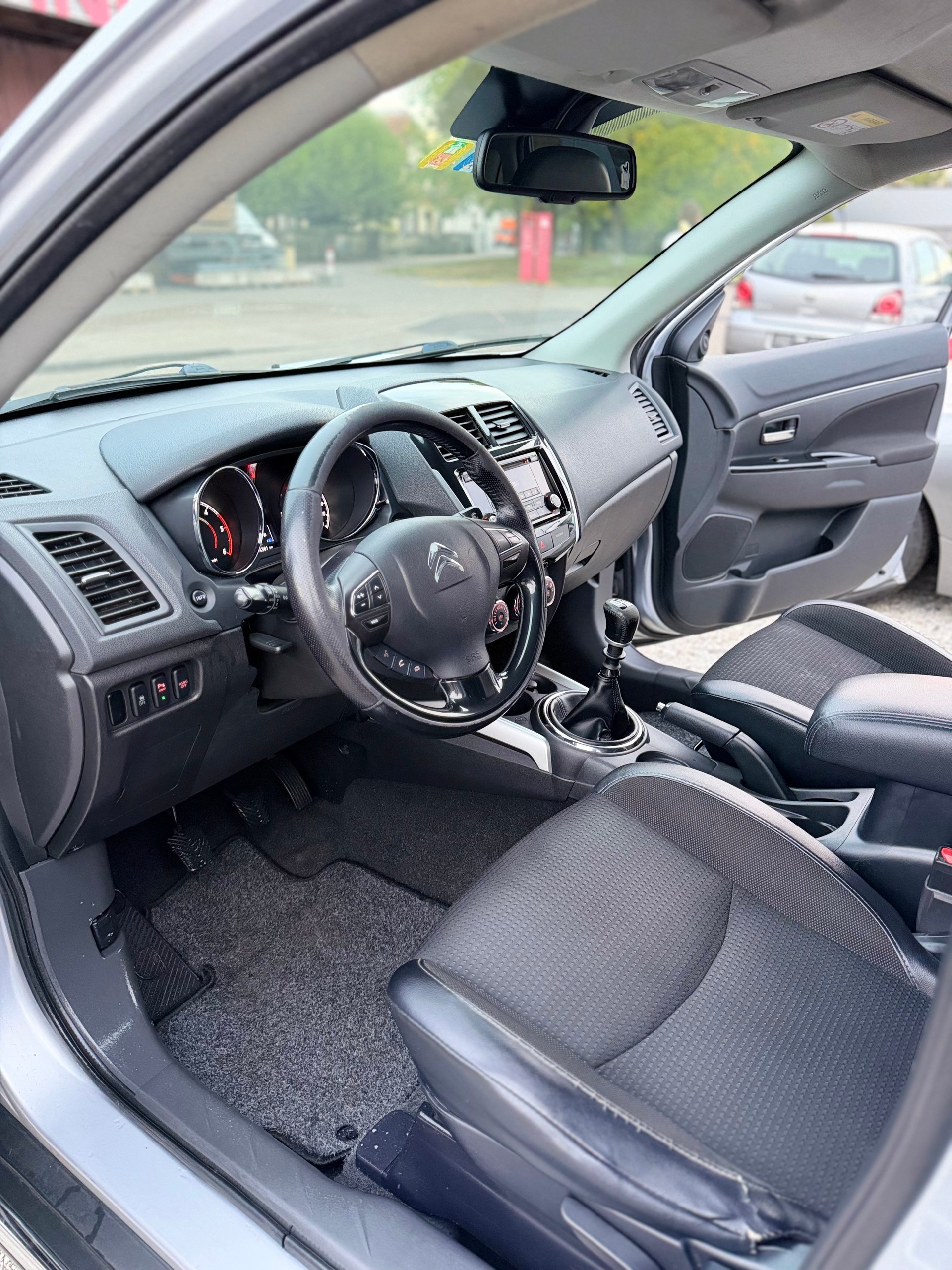 CITROEN C4 Aircross 1.6 HDi Collection 2WD*Ab MFK**6-Gang**8Fach-Bereift**Parksensoren**-image-11