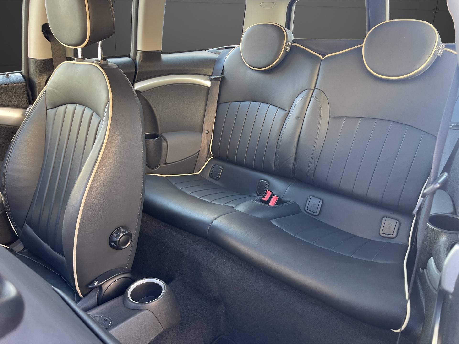 MINI Clubman Cooper-image-12