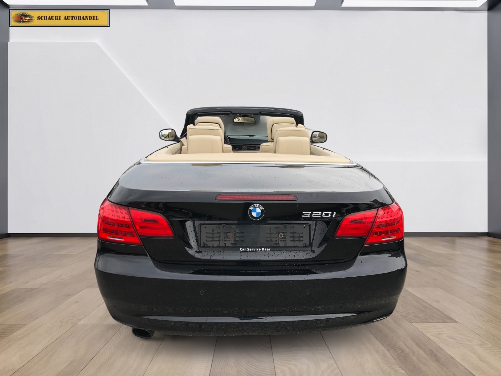 BMW 320i Cabriolet-image-8
